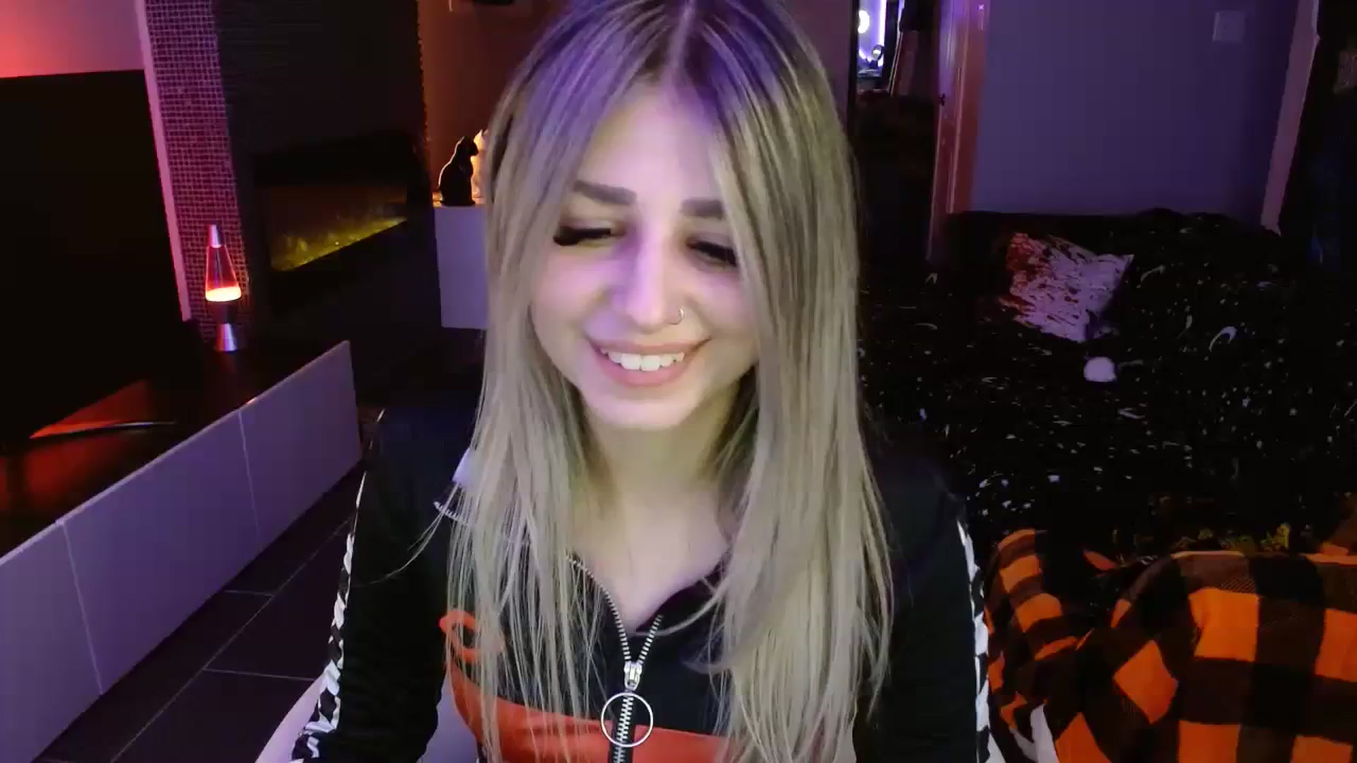 Gallery image thumbnail from Serafina's myfreecams stream on, 10/19/2023, 02:53 image 3 of 20