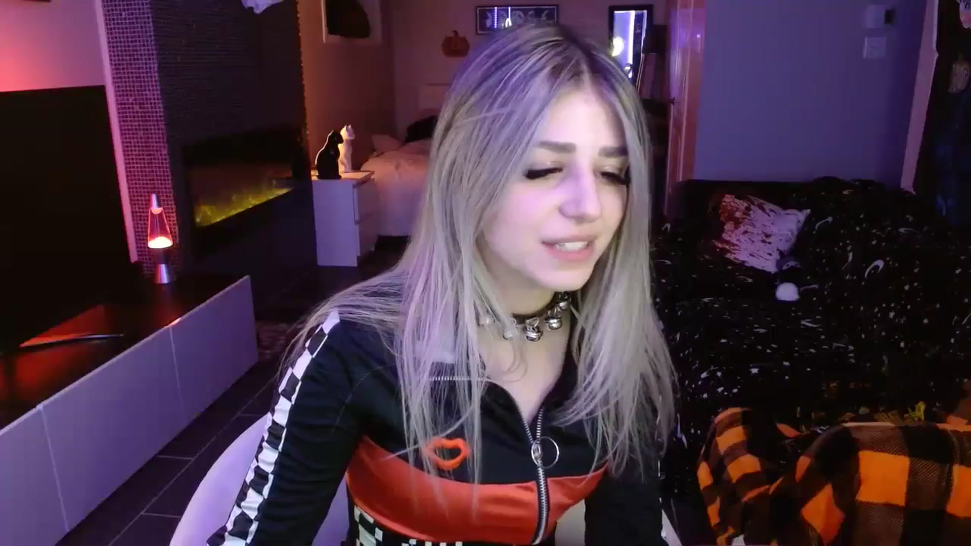 Gallery image thumbnail from Serafina's myfreecams stream on, 10/19/2023, 02:53 image 19 of 20