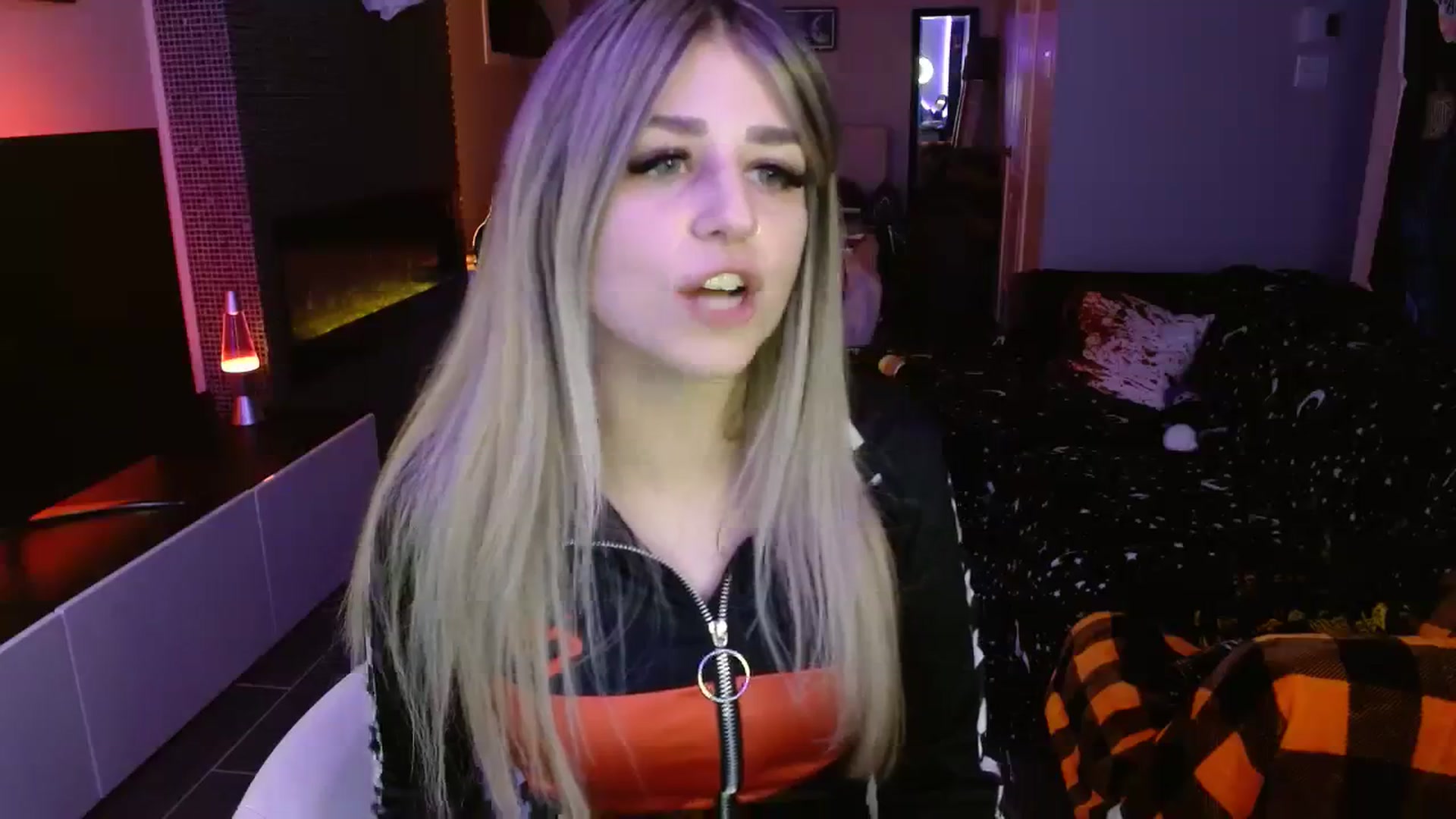 Gallery image thumbnail from Serafina's myfreecams stream on, 10/19/2023, 02:53 image 12 of 20