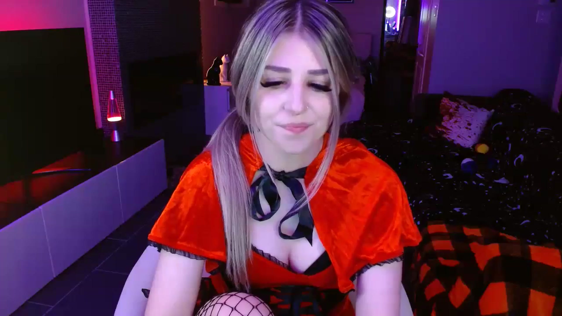 Gallery image thumbnail from Serafina's myfreecams stream on, 10/21/2023, 01:28 image 16 of 20
