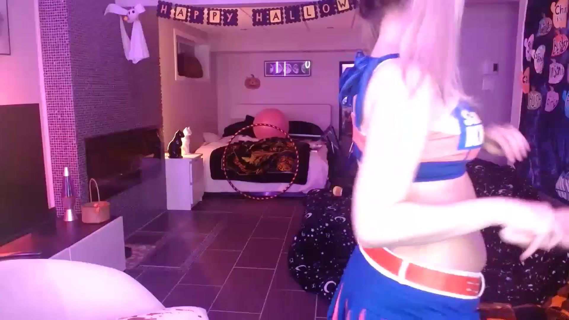 Gallery image thumbnail from Serafina's myfreecams stream on, 10/22/2023, 03:27 image 3 of 20