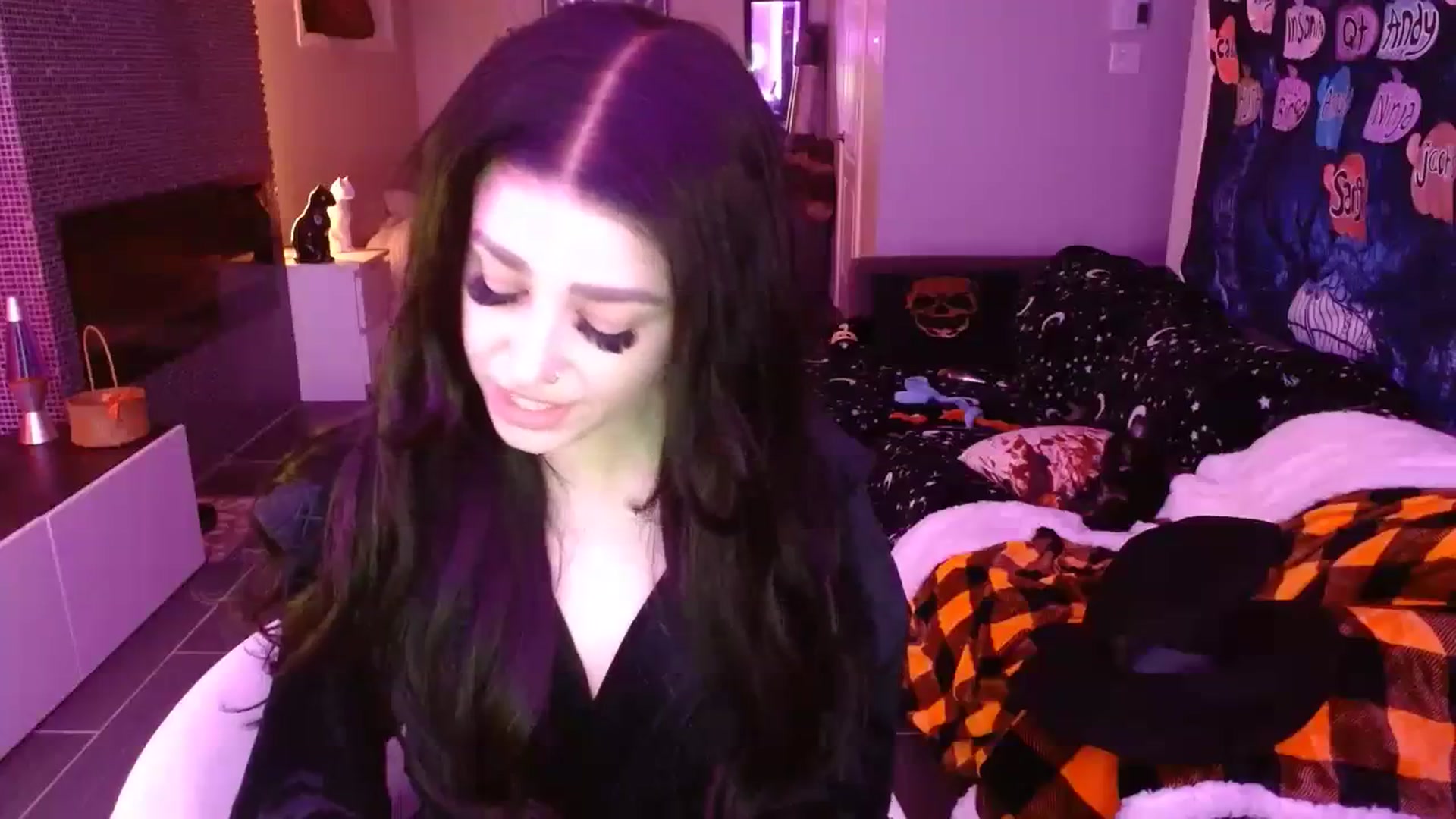 Gallery image thumbnail from Serafina's myfreecams stream on, 10/27/2023, 04:51 image 14 of 20