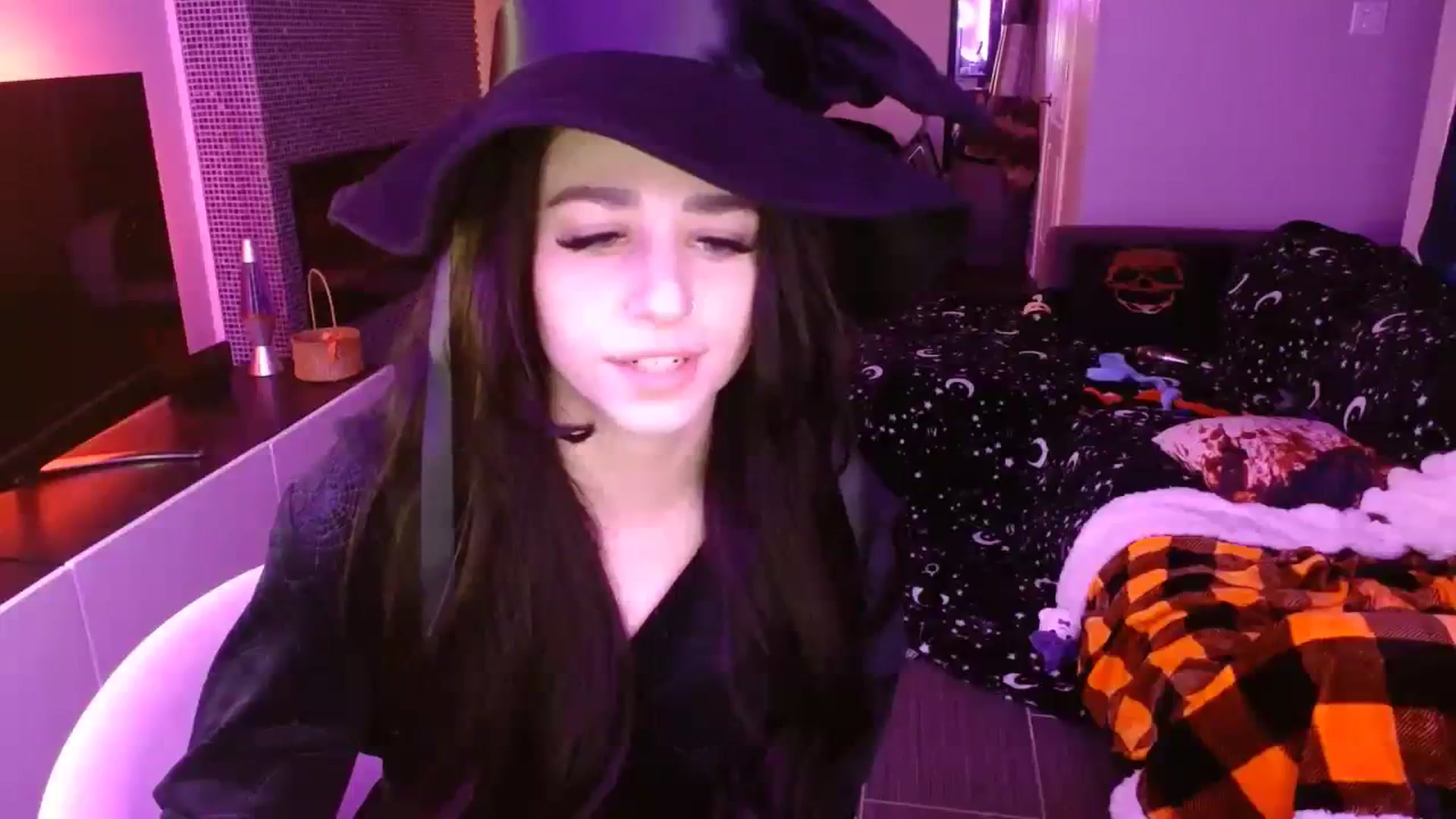 Gallery image thumbnail from Serafina's myfreecams stream on, 10/27/2023, 04:51 image 3 of 20