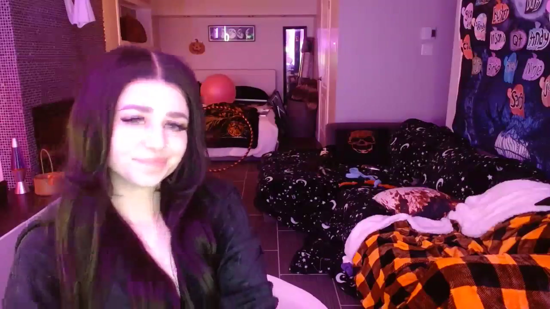 Gallery image thumbnail from Serafina's myfreecams stream on, 10/27/2023, 07:01 image 20 of 20