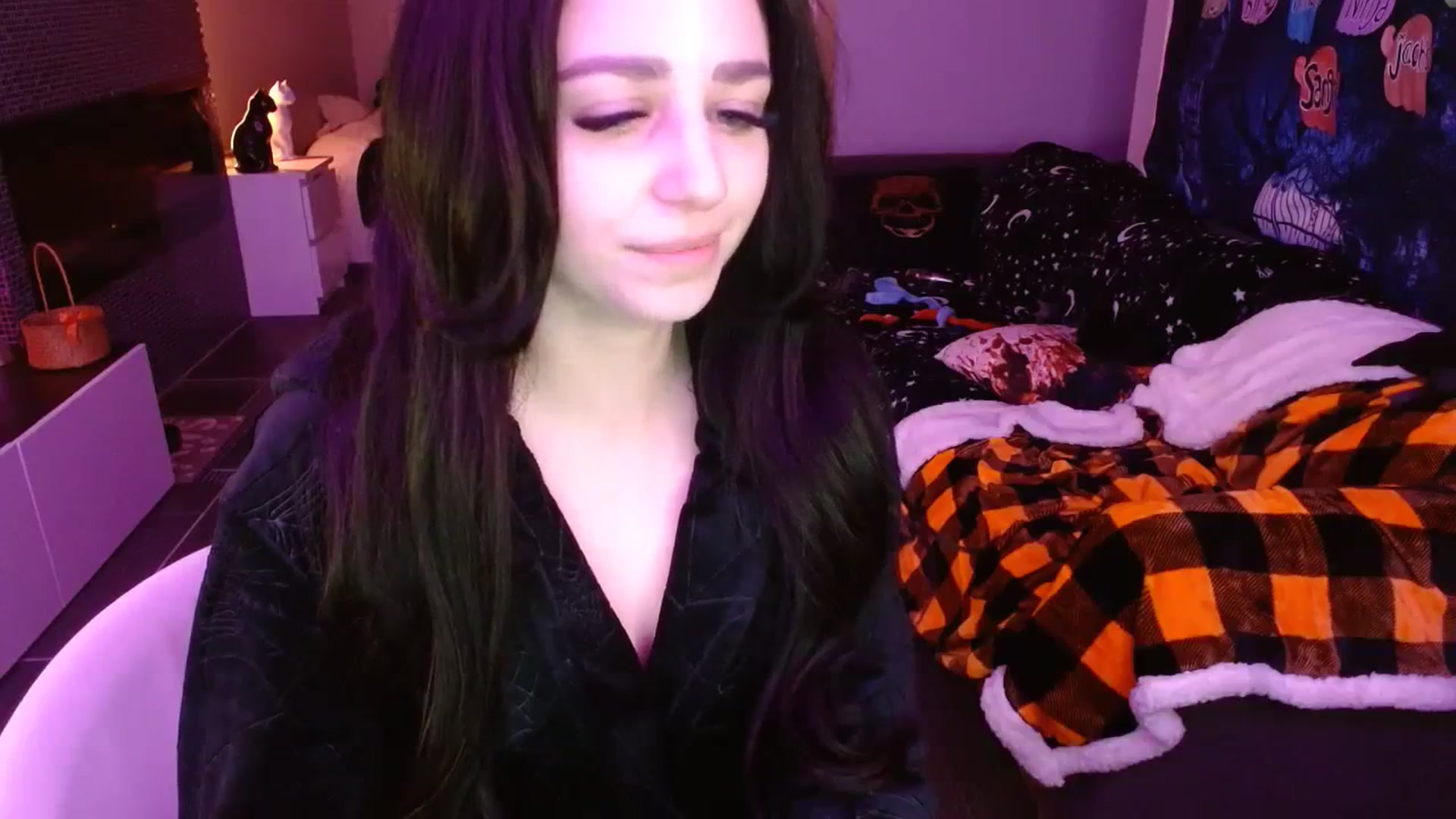 Gallery image thumbnail from Serafina's myfreecams stream on, 10/27/2023, 07:01 image 13 of 20