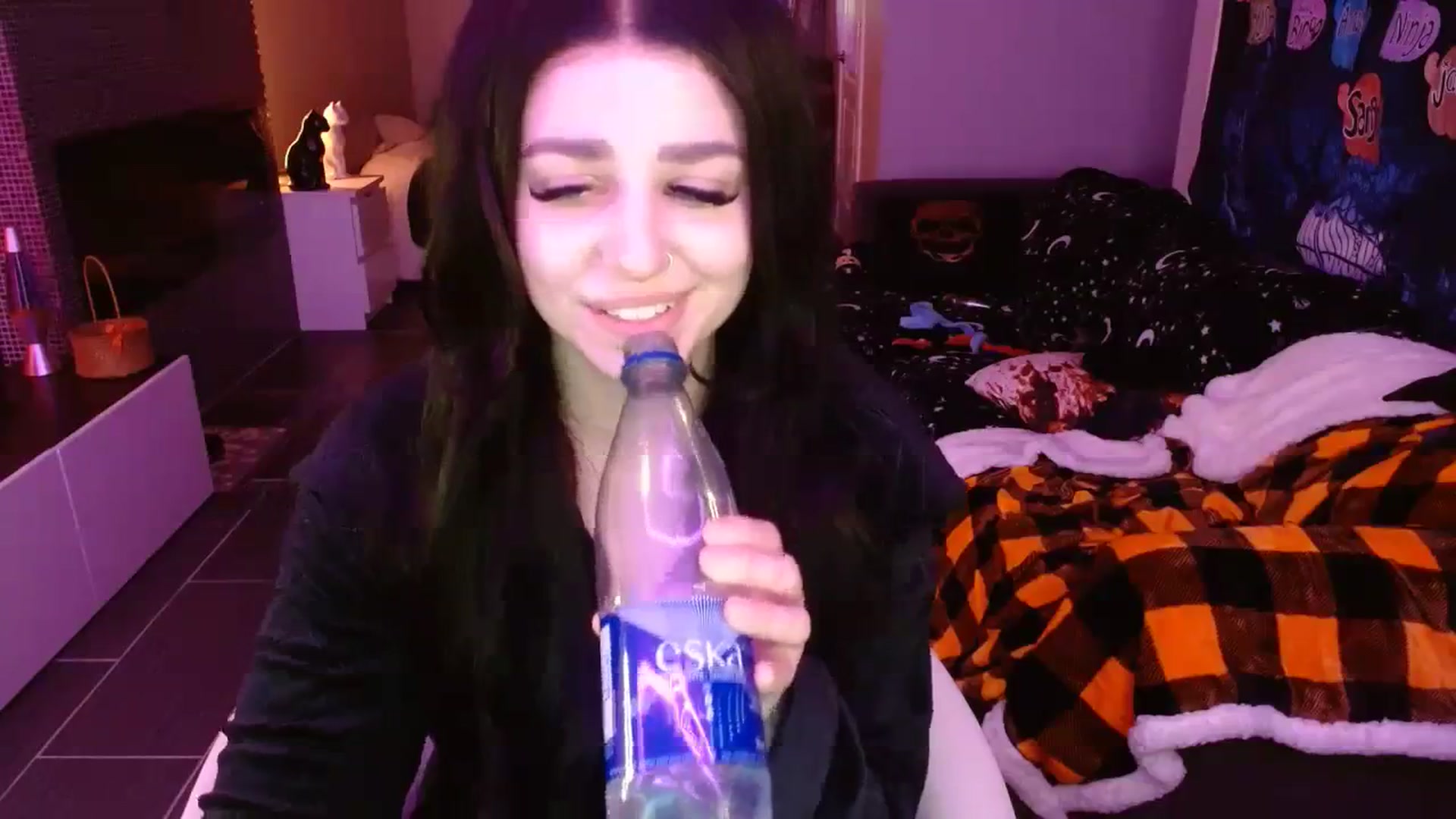 Gallery image thumbnail from Serafina's myfreecams stream on, 10/27/2023, 07:01 image 10 of 20