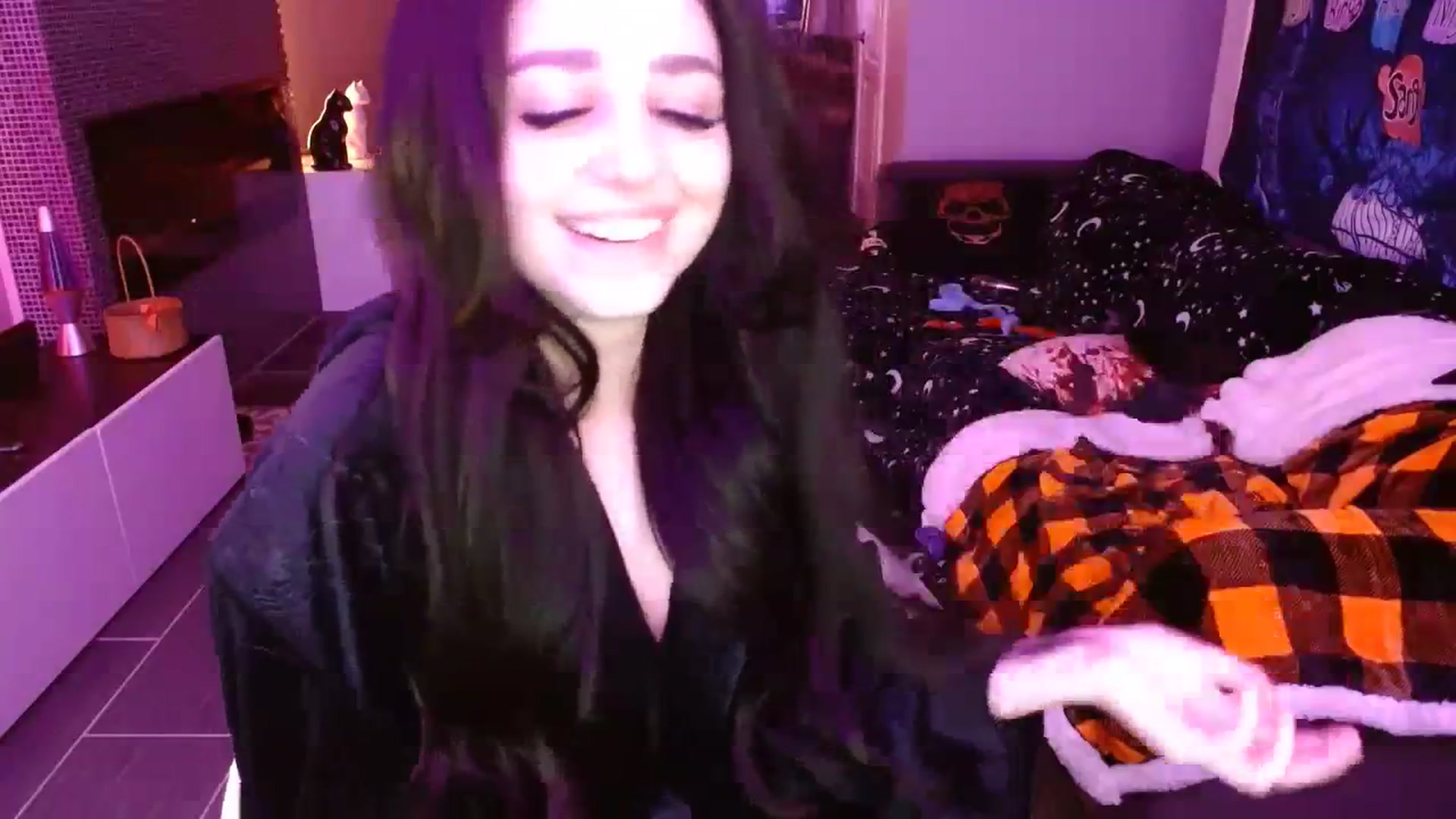 Gallery image thumbnail from Serafina's myfreecams stream on, 10/27/2023, 07:01 image 18 of 20