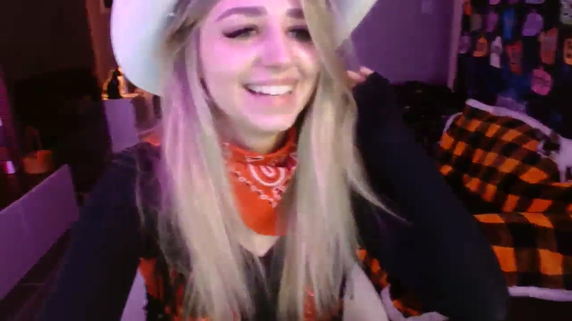 Gallery image thumbnail from Serafina's myfreecams stream on, 10/28/2023, 03:03 image 18 of 20