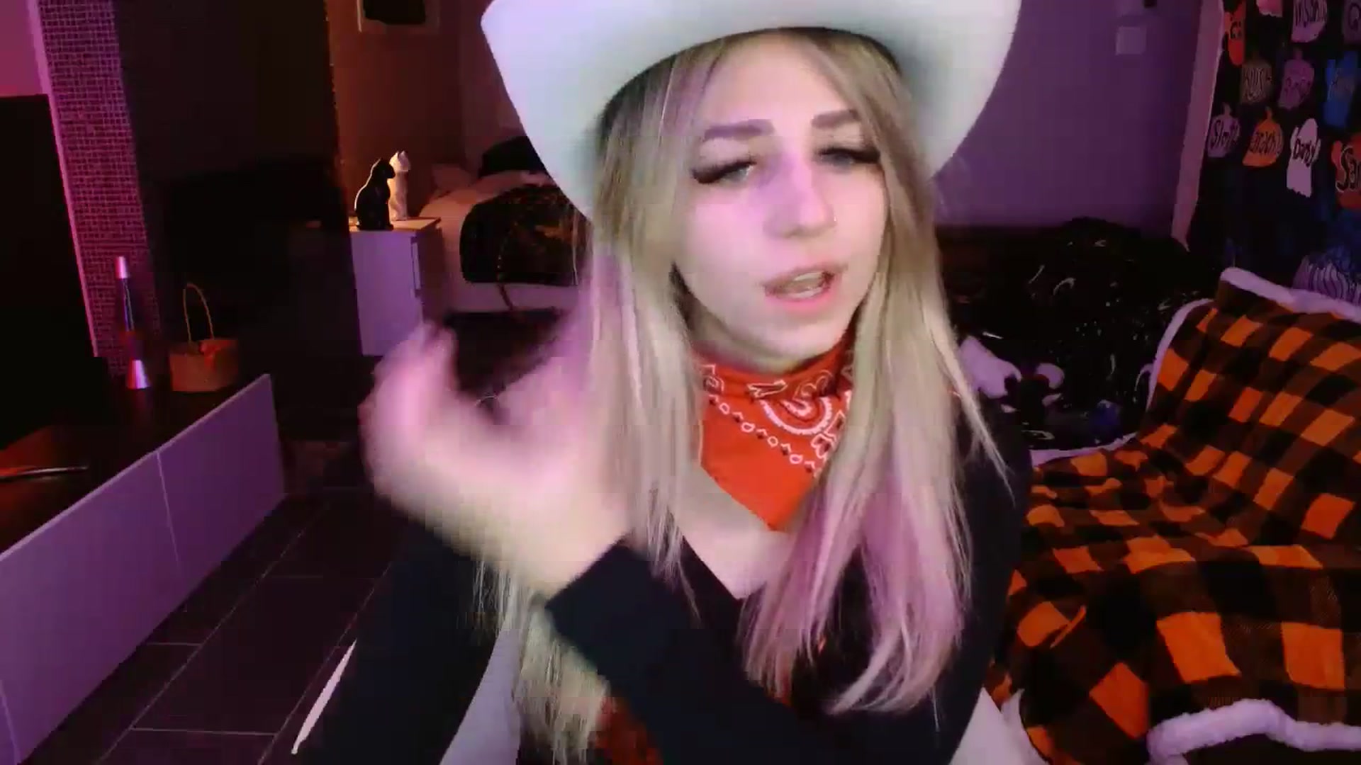 Gallery image thumbnail from Serafina's myfreecams stream on, 10/28/2023, 03:03 image 13 of 20