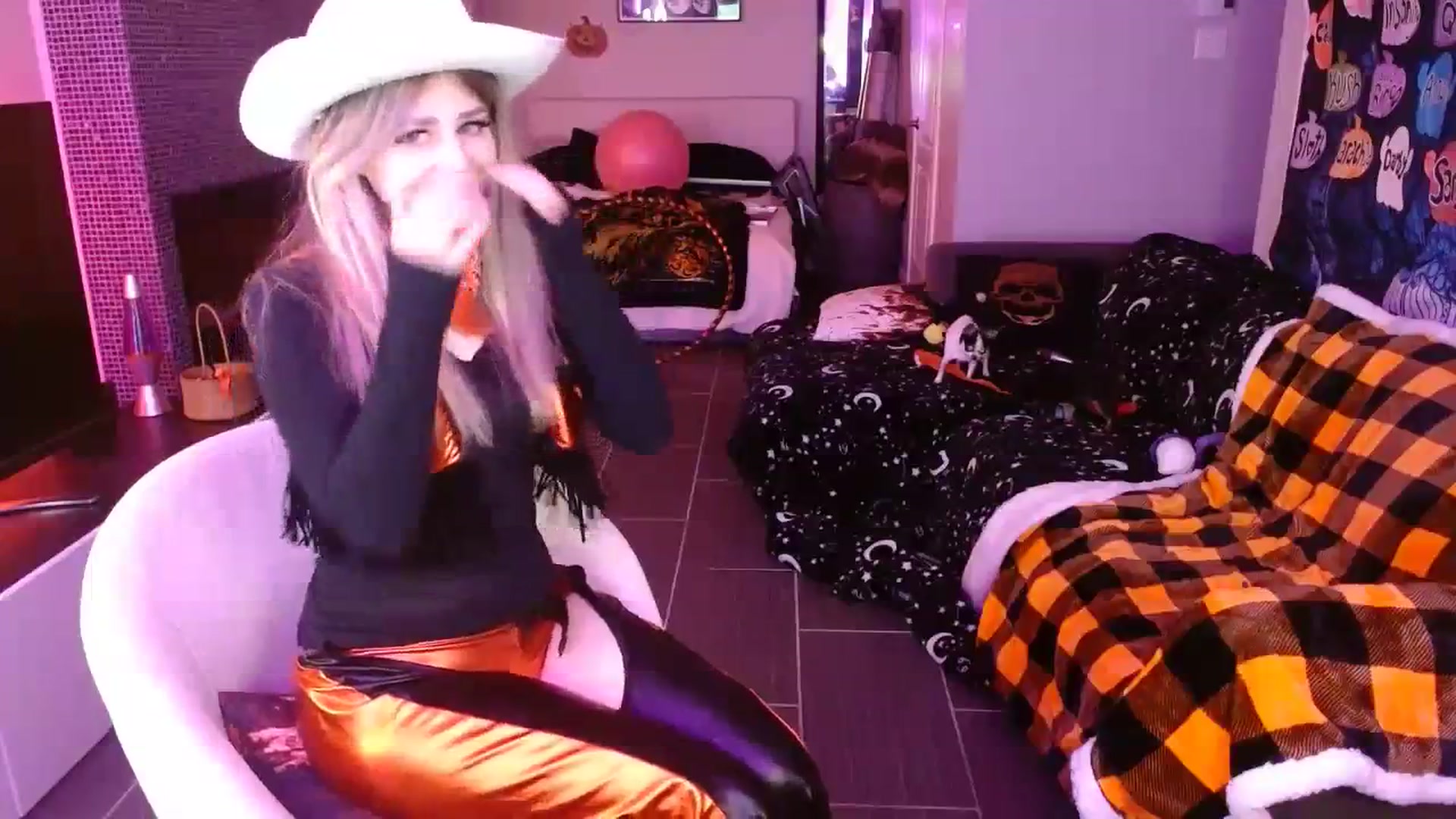 Gallery image thumbnail from Serafina's myfreecams stream on, 10/28/2023, 03:03 image 7 of 20