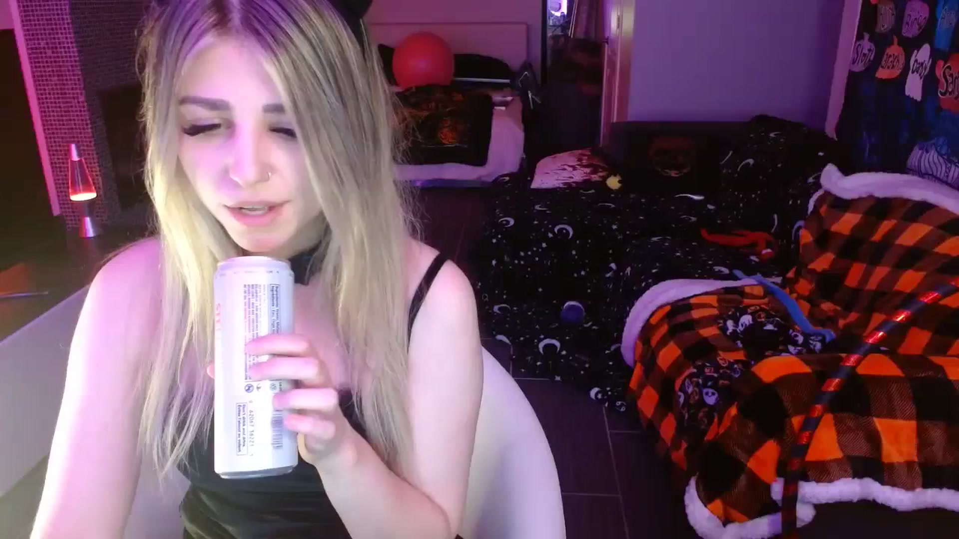 Gallery image thumbnail from Serafina's myfreecams stream on, 10/29/2023, 04:06 image 16 of 20