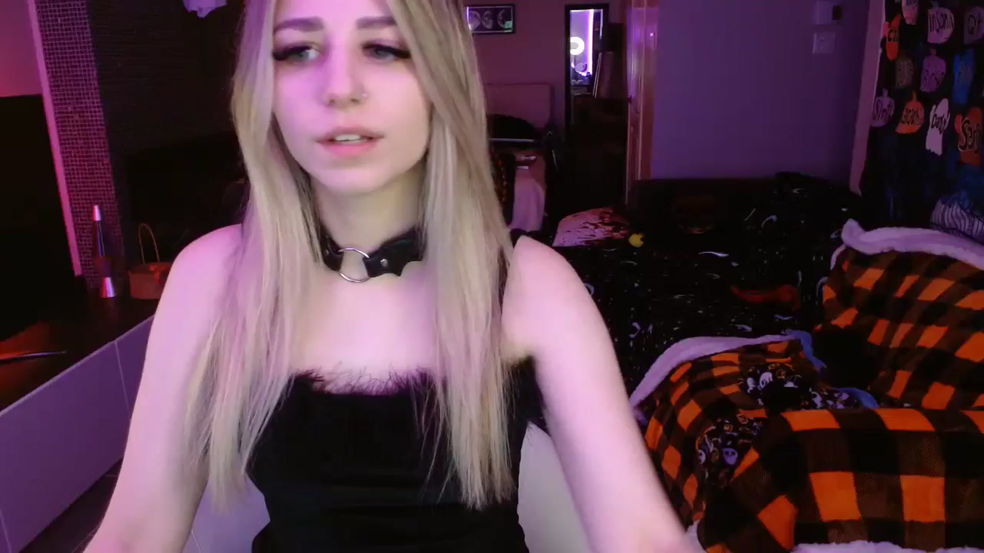 Gallery image thumbnail from Serafina's myfreecams stream on, 10/29/2023, 04:06 image 1 of 20