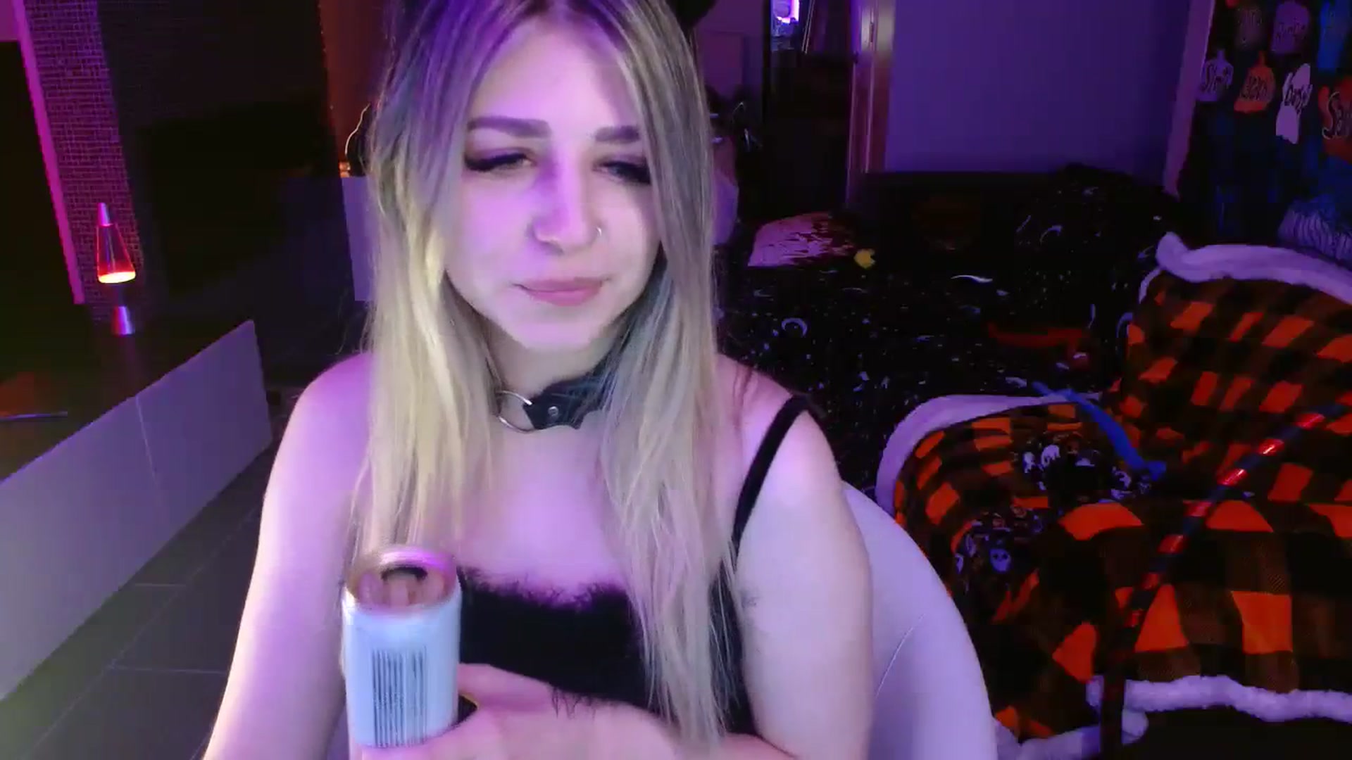 Gallery image thumbnail from Serafina's myfreecams stream on, 10/29/2023, 04:06 image 17 of 20
