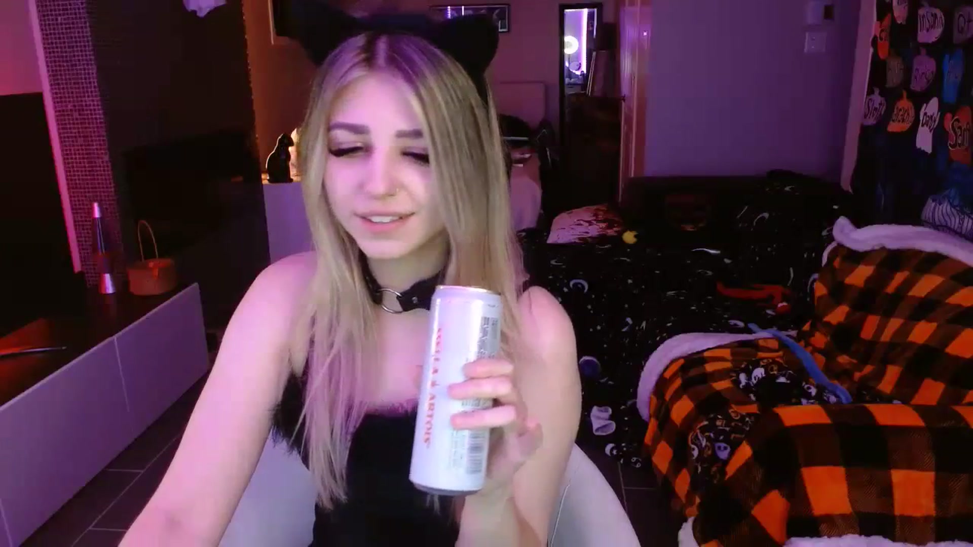 Gallery image thumbnail from Serafina's myfreecams stream on, 10/29/2023, 04:06 image 10 of 20