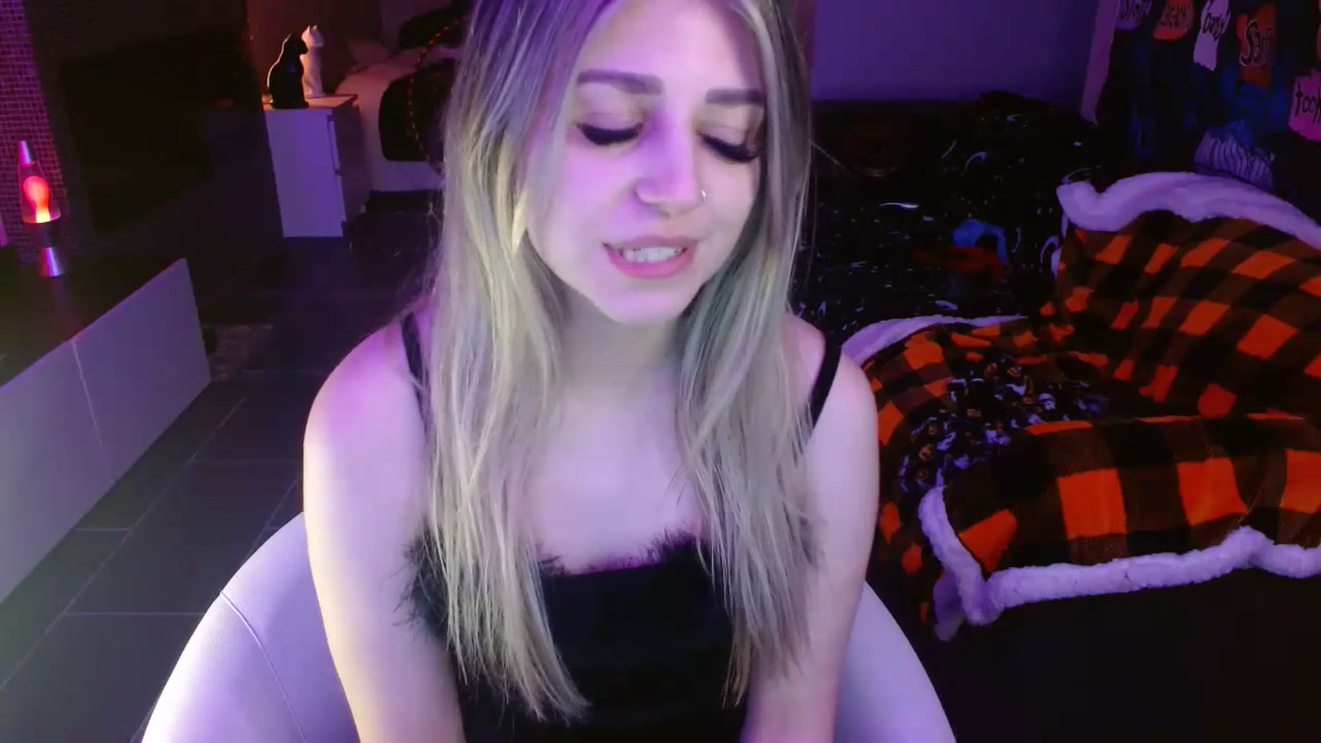 Gallery image thumbnail from Serafina's myfreecams stream on, 10/29/2023, 06:36 image 13 of 20
