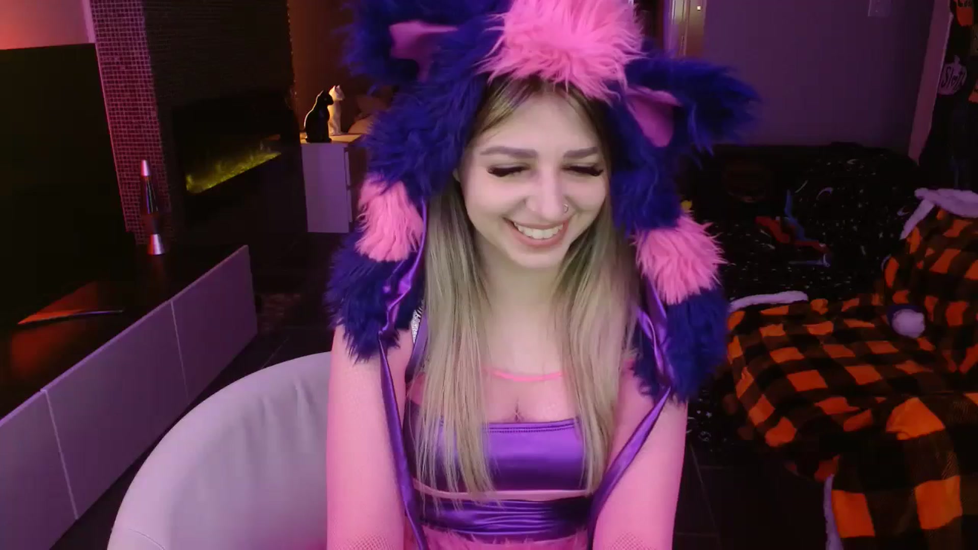 Gallery image thumbnail from Serafina's myfreecams stream on, 10/30/2023, 04:40 image 11 of 20
