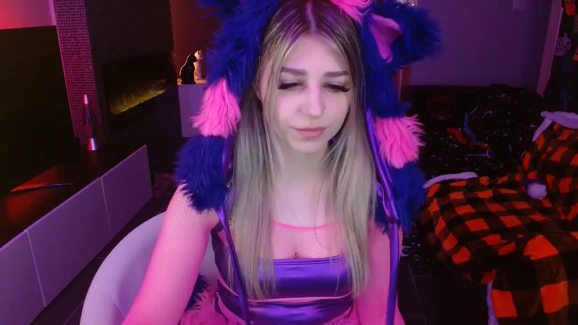 Gallery image thumbnail from Serafina's myfreecams stream on, 10/30/2023, 04:40 image 2 of 20