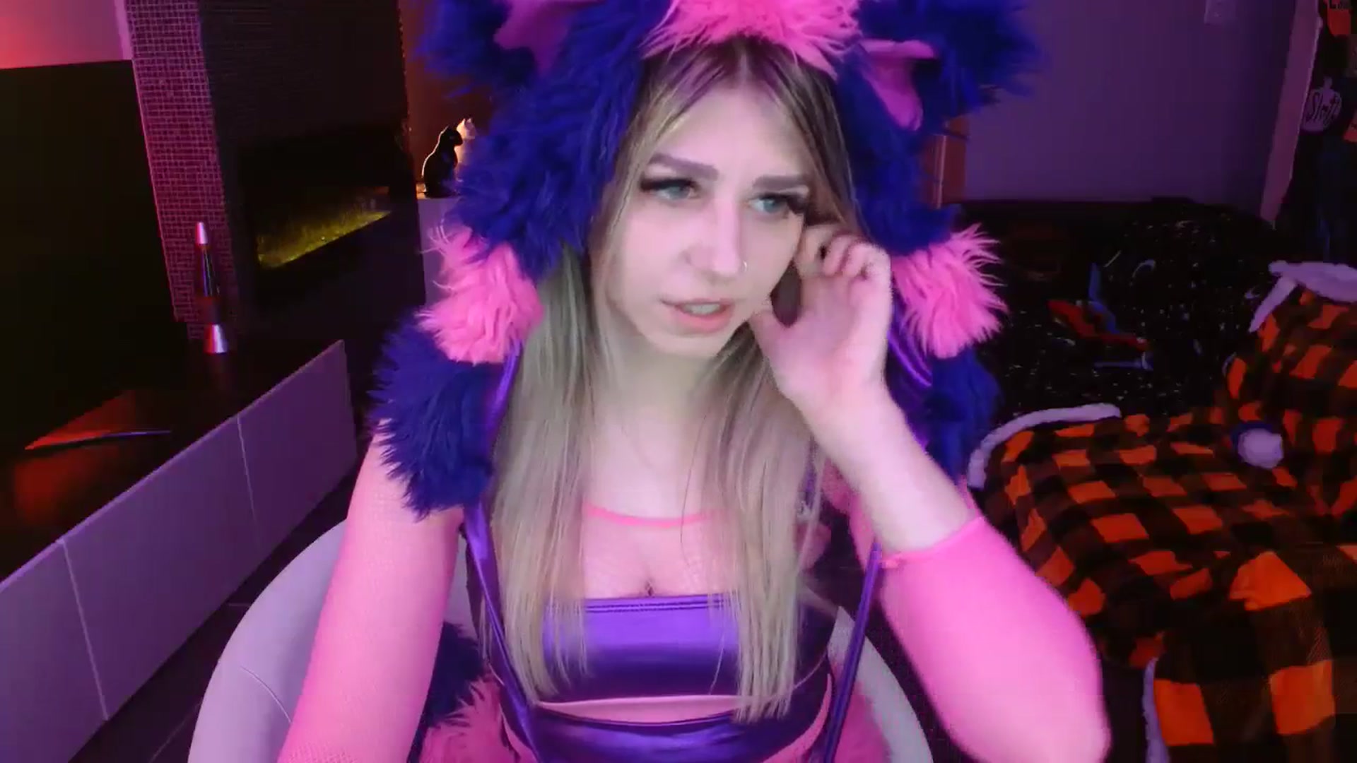 Gallery image thumbnail from Serafina's myfreecams stream on, 10/30/2023, 04:40 image 3 of 20