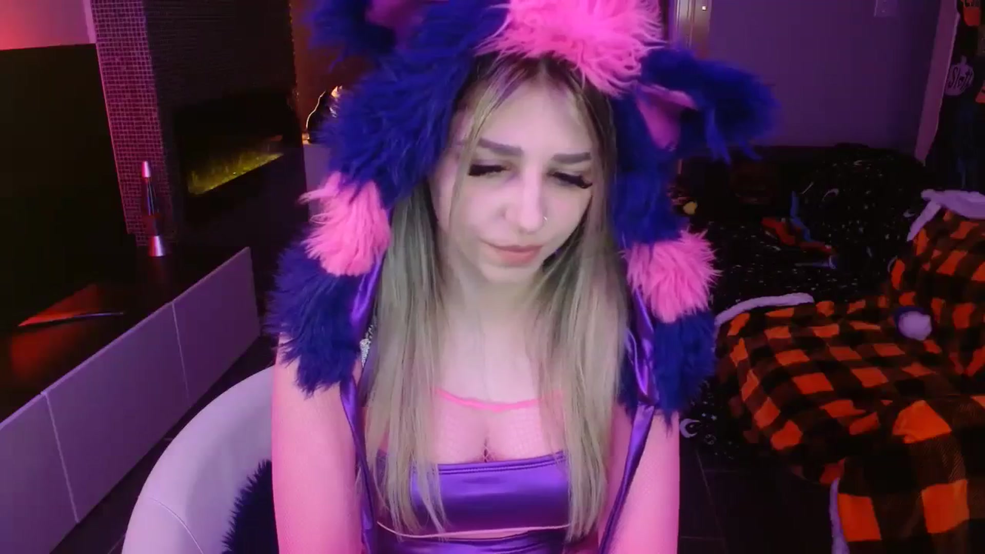 Gallery image thumbnail from Serafina's myfreecams stream on, 10/30/2023, 04:40 image 6 of 20