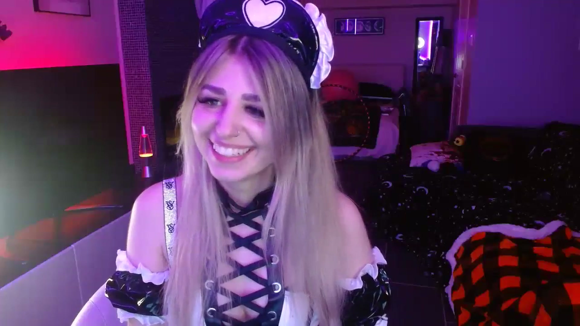 Gallery image thumbnail from Serafina's myfreecams stream on, 10/31/2023, 04:29 image 5 of 20