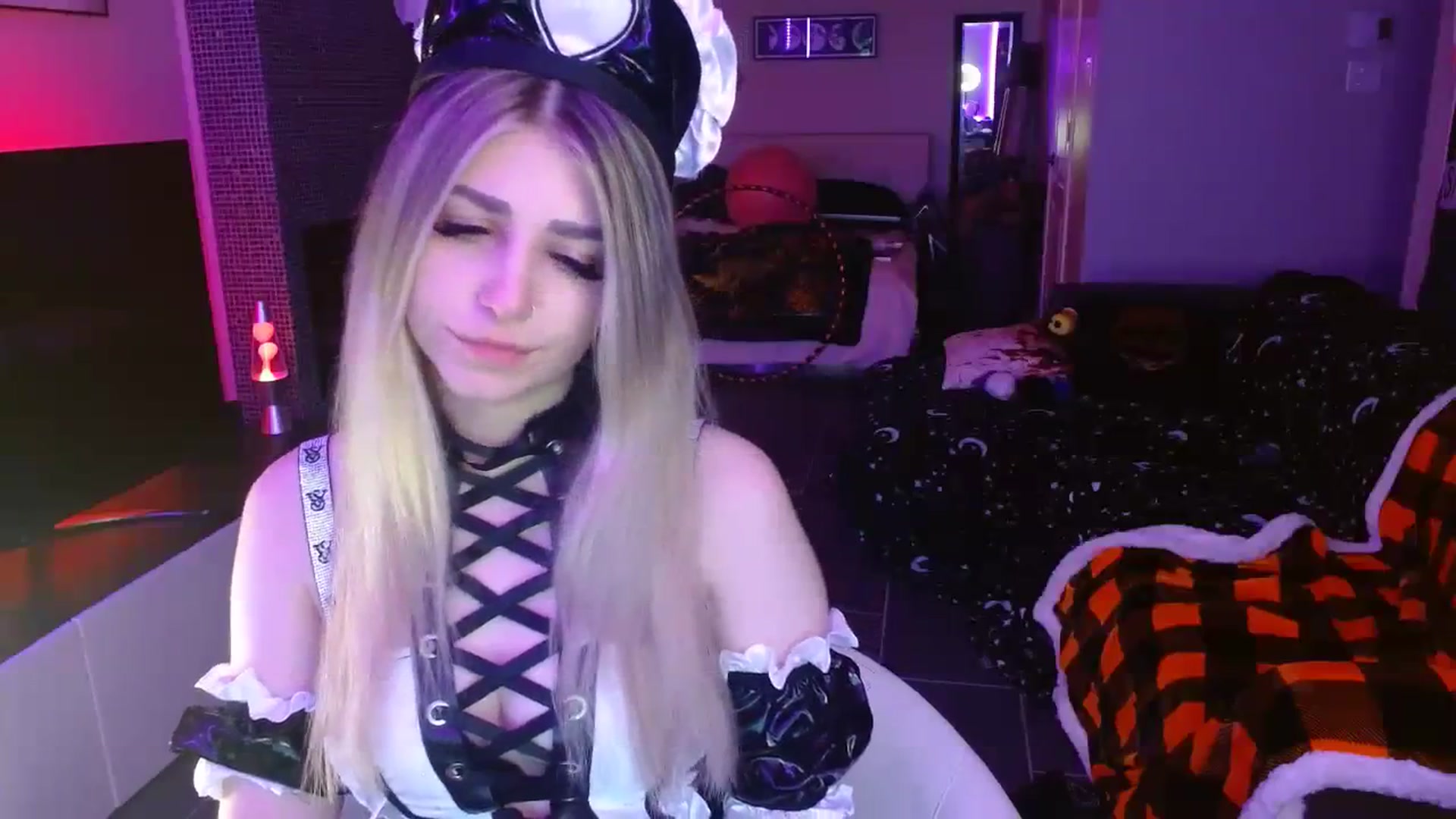 Gallery image thumbnail from Serafina's myfreecams stream on, 10/31/2023, 06:22 image 9 of 20