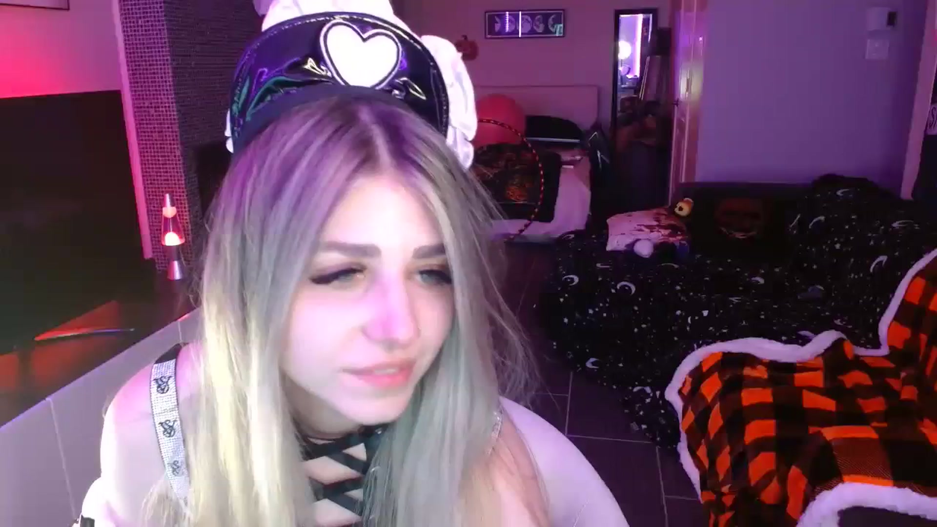 Gallery image thumbnail from Serafina's myfreecams stream on, 10/31/2023, 06:22 image 17 of 20