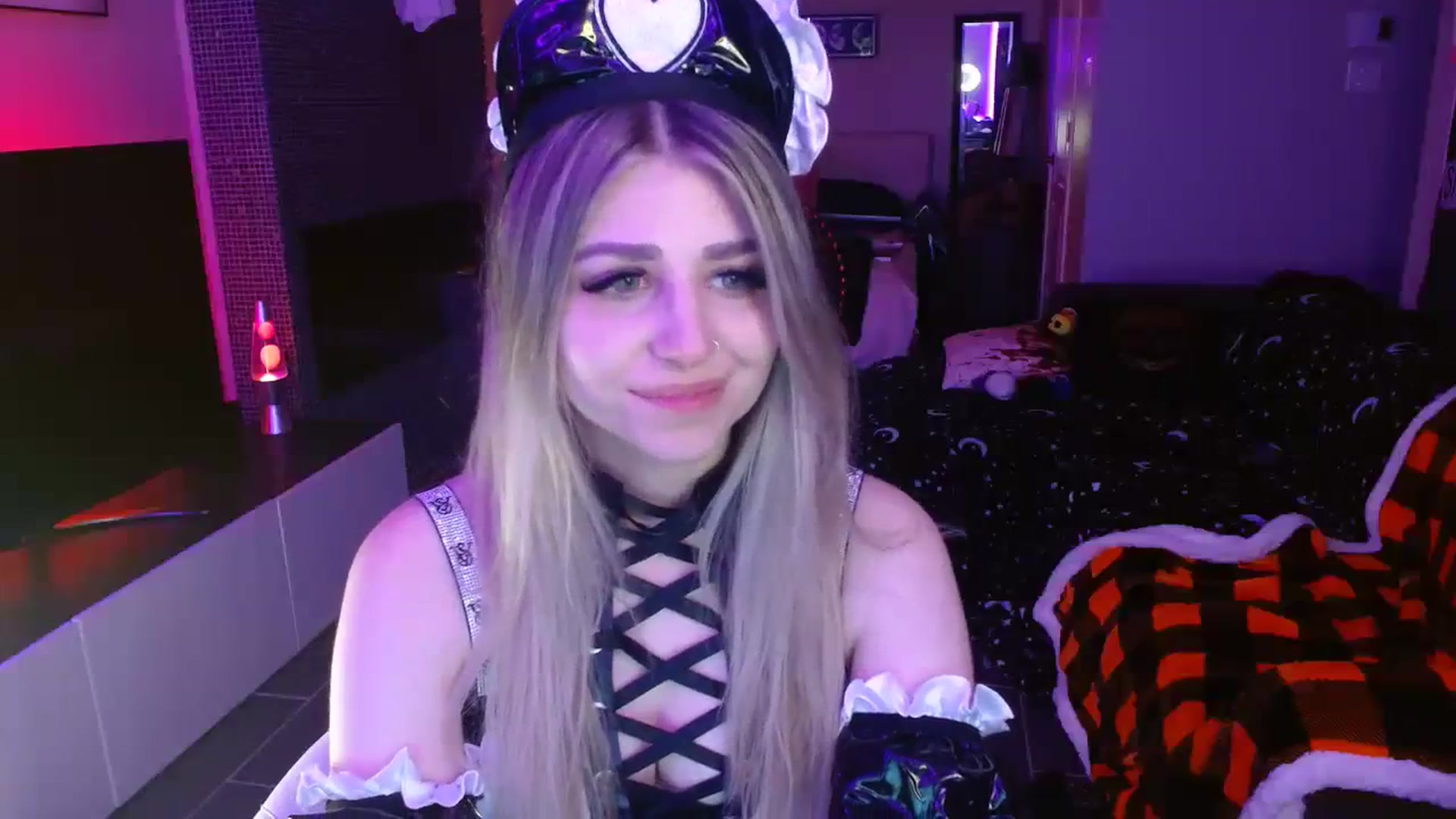 Gallery image thumbnail from Serafina's myfreecams stream on, 10/31/2023, 06:22 image 6 of 20