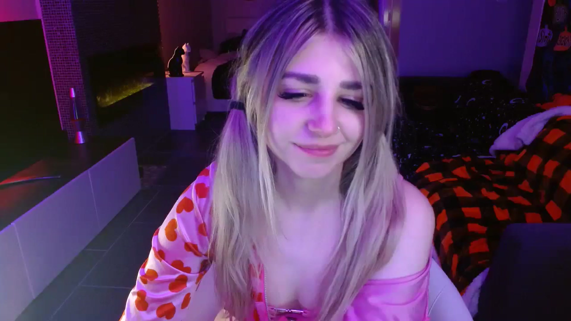 Gallery image thumbnail from Serafina's myfreecams stream on, 11/02/2023, 07:06 image 6 of 20