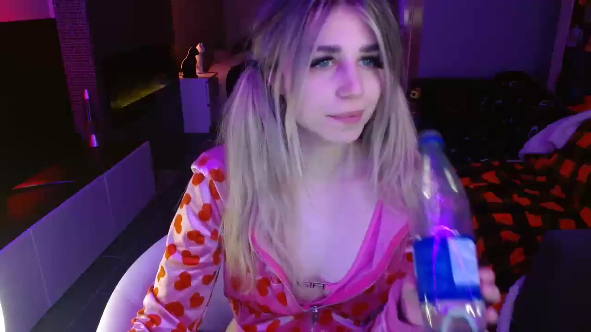Gallery image thumbnail from Serafina's myfreecams stream on, 11/02/2023, 07:06 image 17 of 20