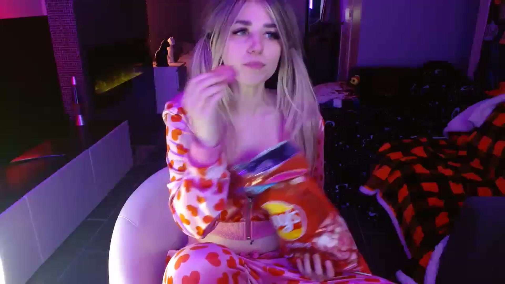 Gallery image thumbnail from Serafina's myfreecams stream on, 11/02/2023, 07:06 image 16 of 20