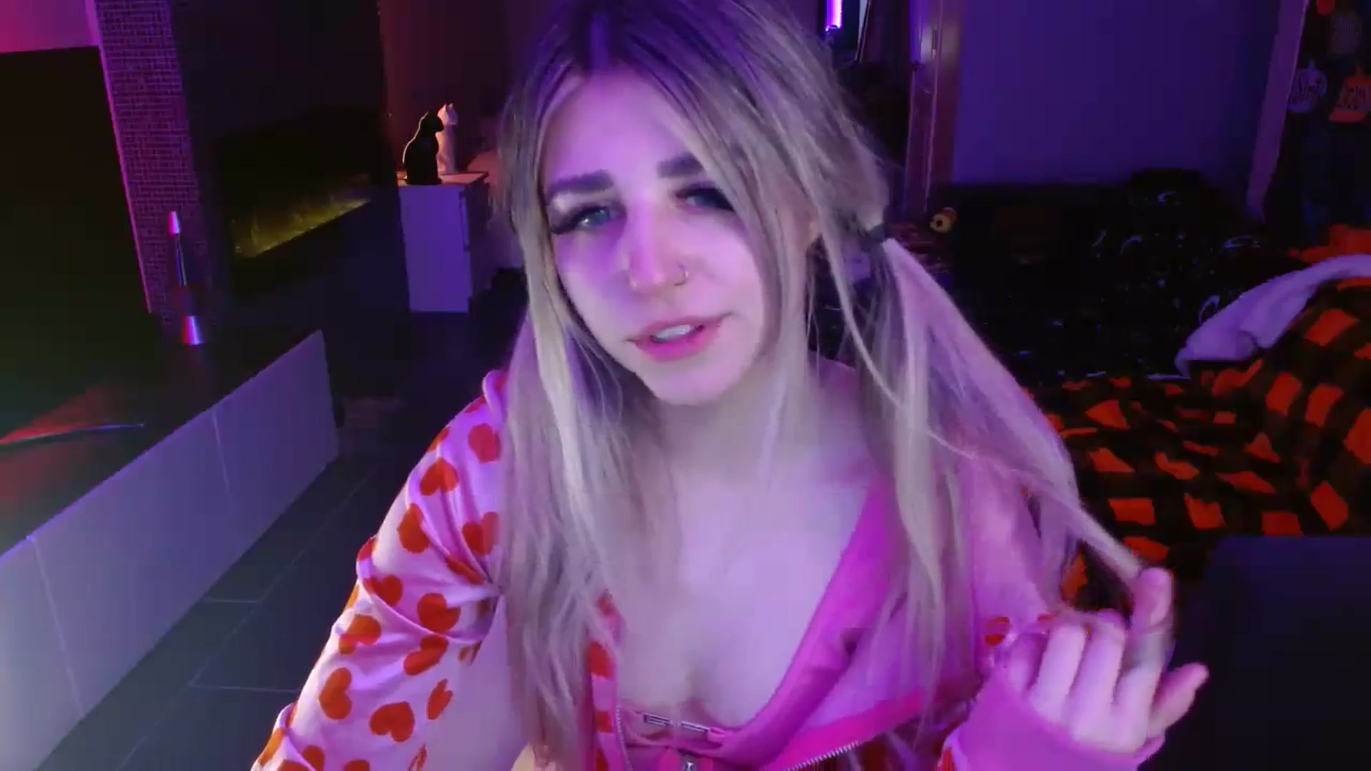 Gallery image thumbnail from Serafina's myfreecams stream on, 11/02/2023, 07:06 image 8 of 20