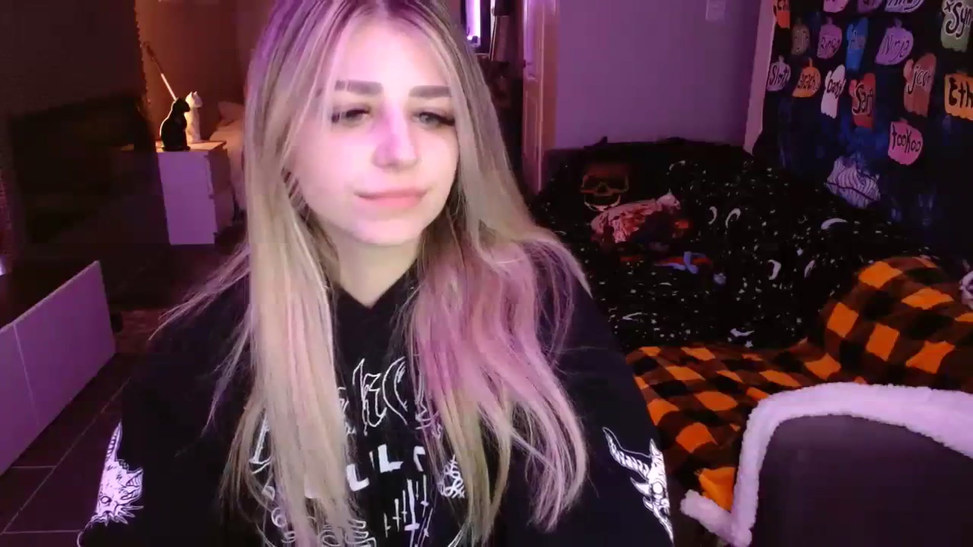 Gallery image thumbnail from Serafina's myfreecams stream on, 11/10/2023, 04:23 image 6 of 20