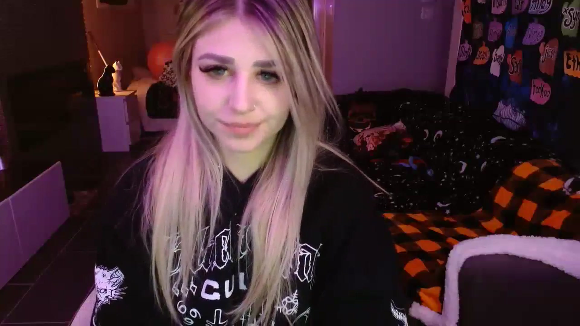 Gallery image thumbnail from Serafina's myfreecams stream on, 11/10/2023, 04:23 image 16 of 20