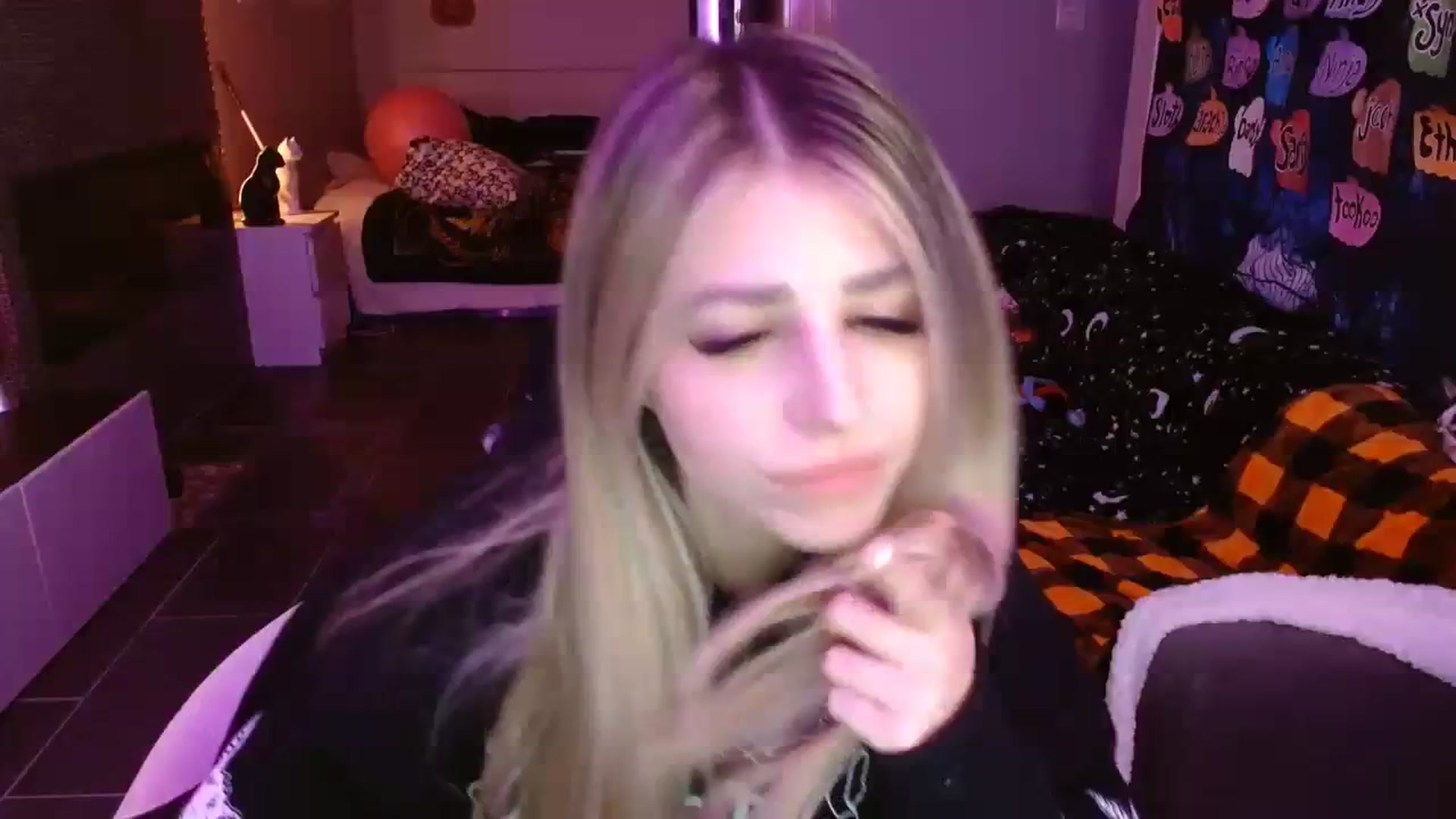 Gallery image thumbnail from Serafina's myfreecams stream on, 11/10/2023, 04:23 image 4 of 20