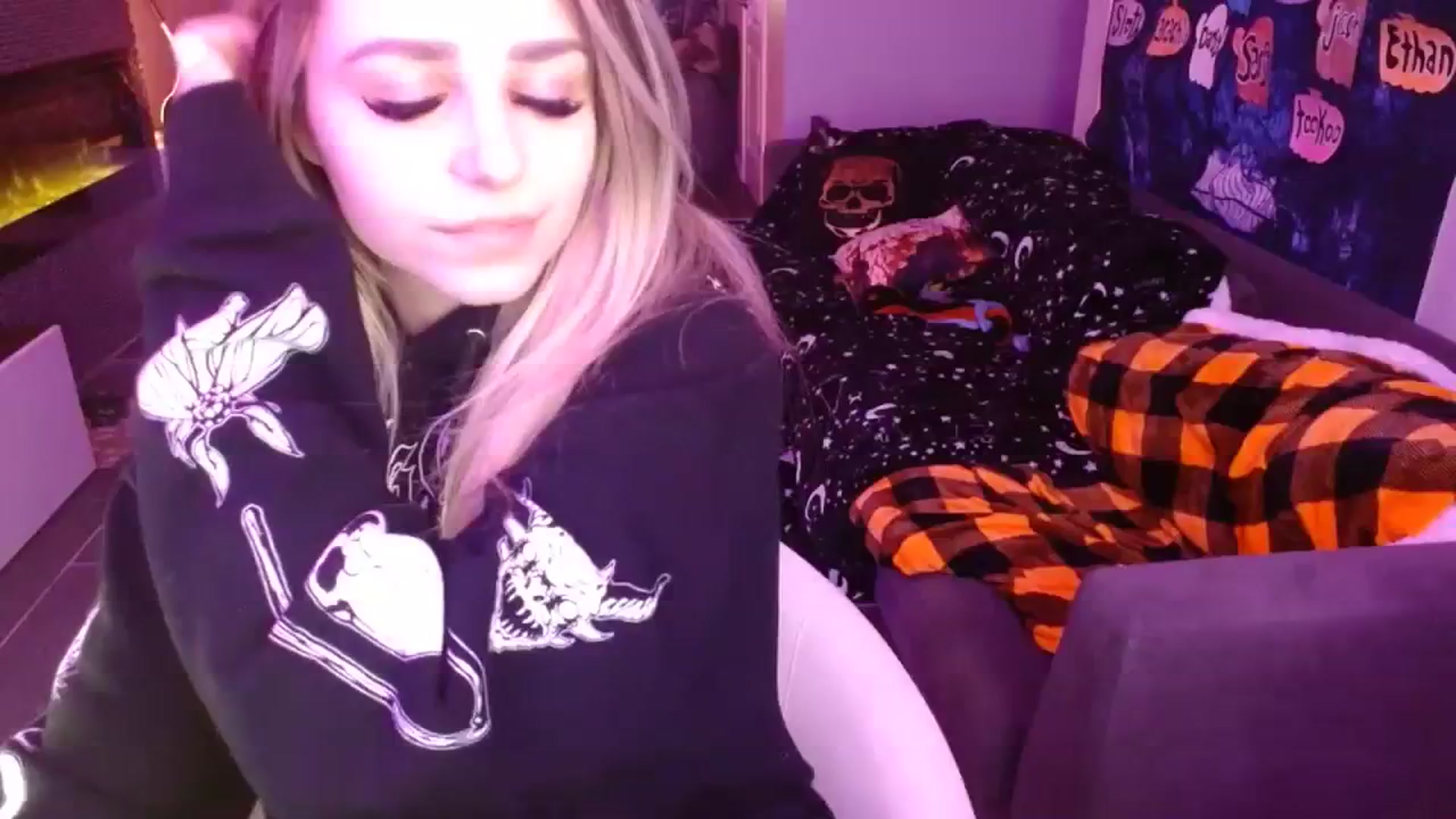 Gallery image thumbnail from Serafina's myfreecams stream on, 11/10/2023, 07:35 image 1 of 20