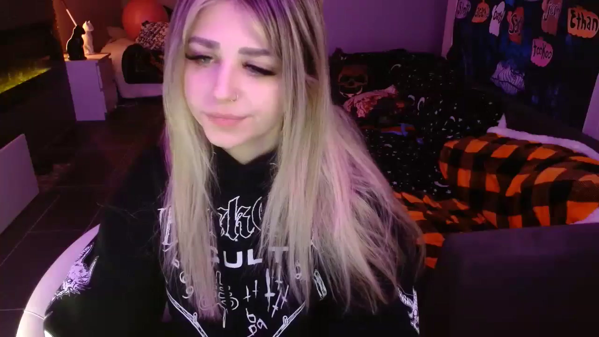 Gallery image thumbnail from Serafina's myfreecams stream on, 11/10/2023, 07:35 image 11 of 20