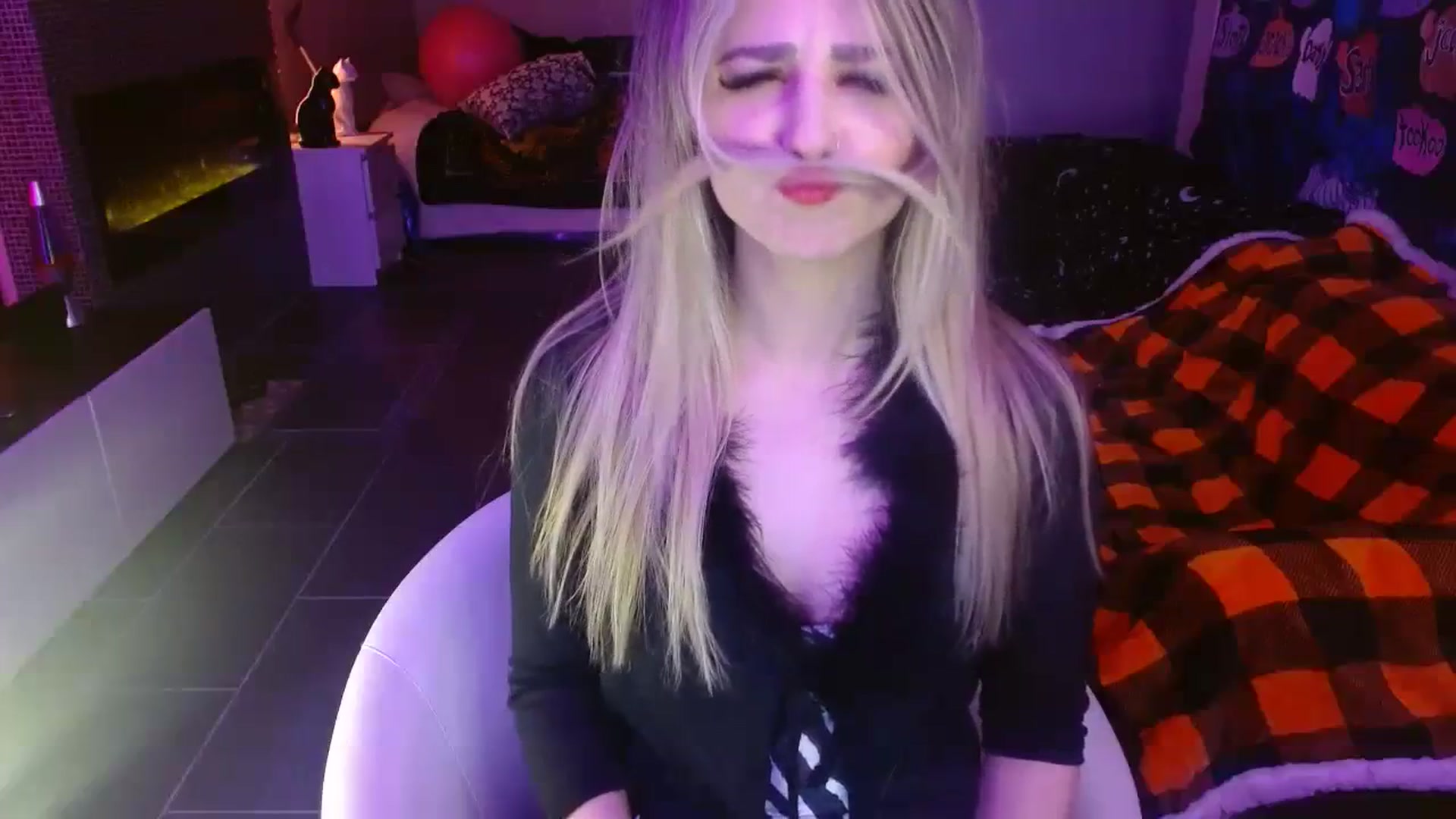 Gallery image thumbnail from Serafina's myfreecams stream on, 11/13/2023, 04:45 image 16 of 20
