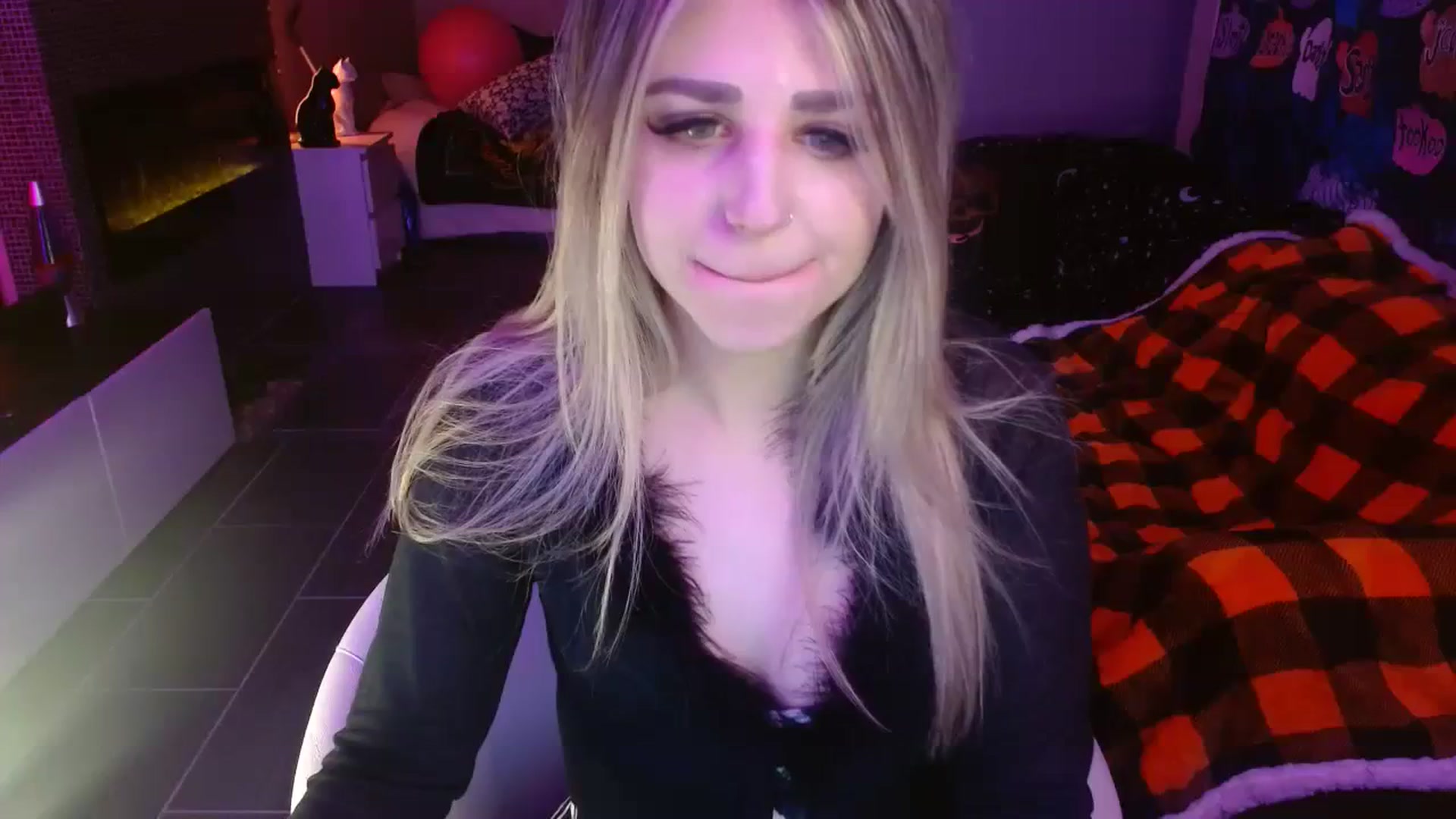 Gallery image thumbnail from Serafina's myfreecams stream on, 11/13/2023, 04:45 image 18 of 20
