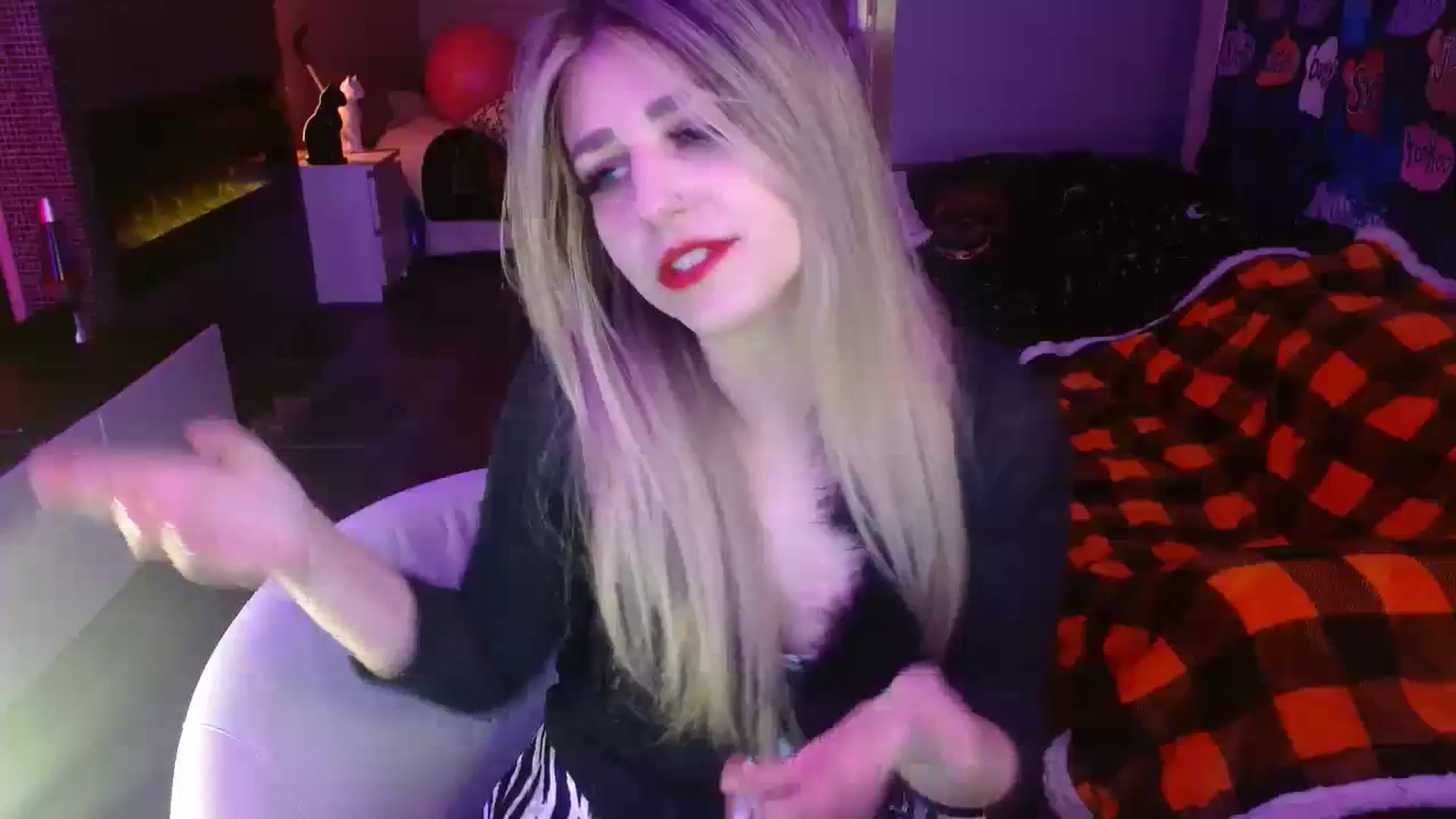 Gallery image thumbnail from Serafina's myfreecams stream on, 11/13/2023, 04:45 image 9 of 20
