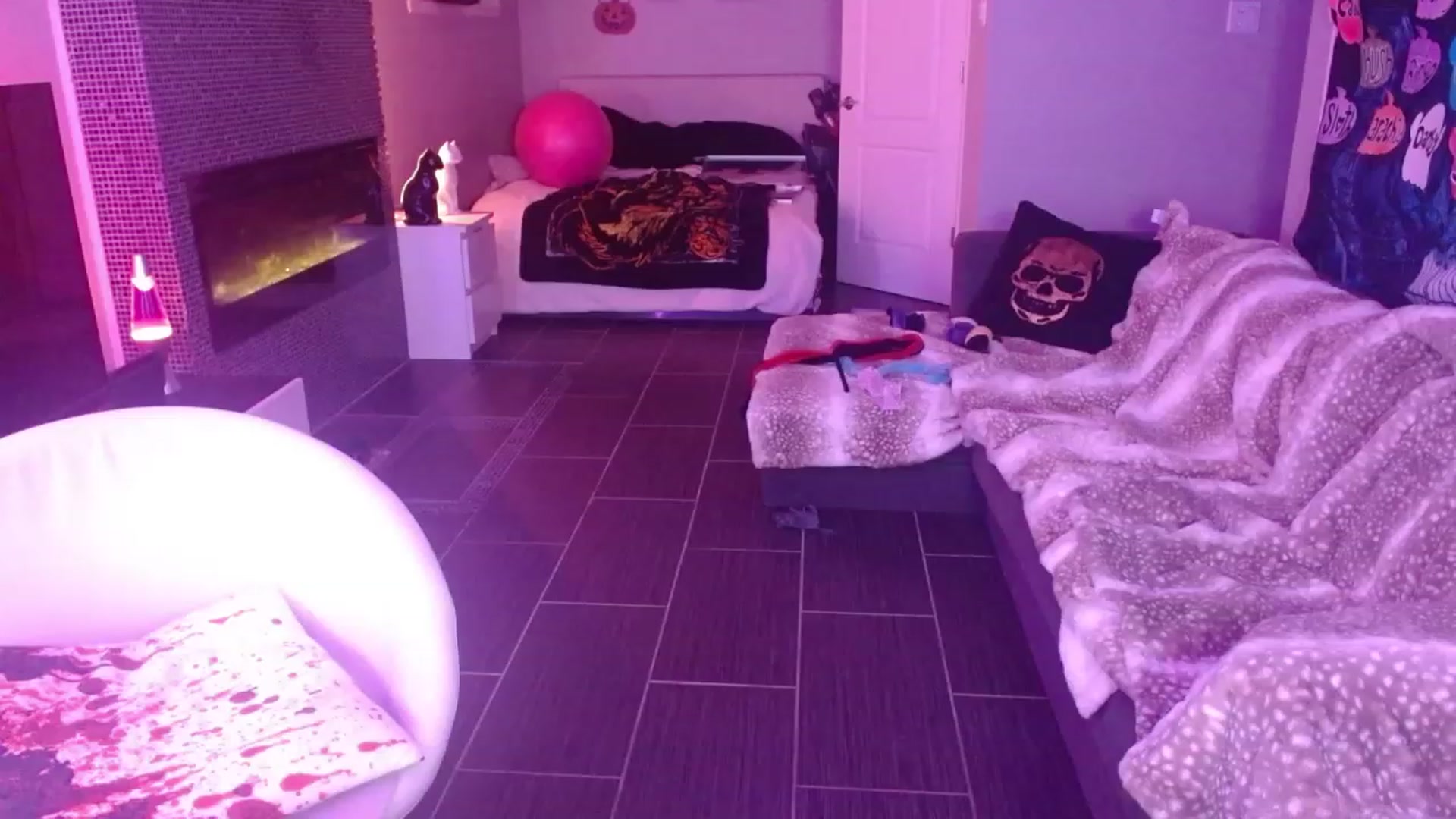 Gallery image thumbnail from Serafina's myfreecams stream on, 11/15/2023, 02:53 image 12 of 20