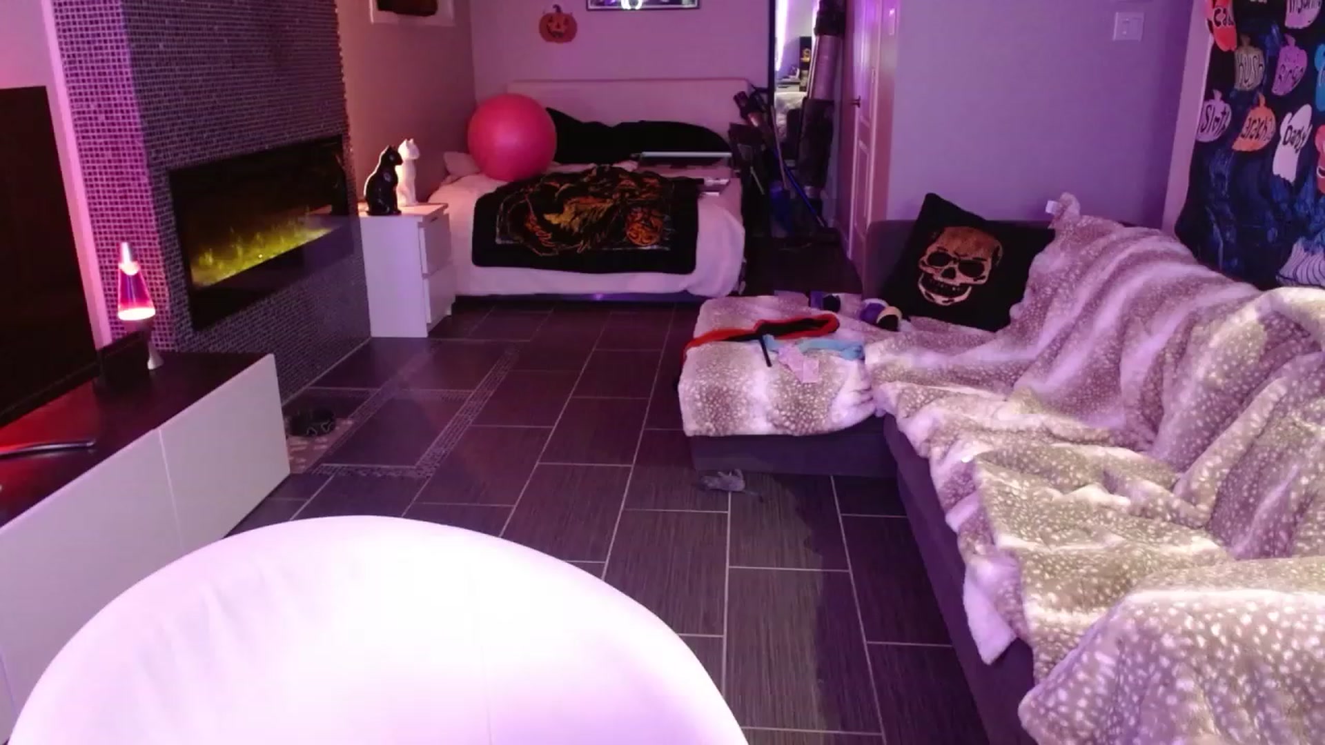 Gallery image thumbnail from Serafina's myfreecams stream on, 11/15/2023, 02:53 image 16 of 20