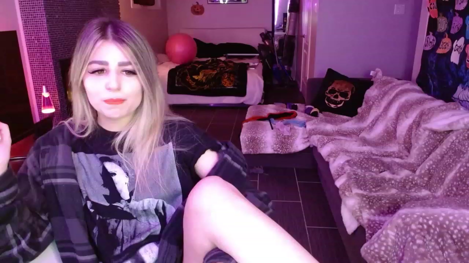 Gallery image thumbnail from Serafina's myfreecams stream on, 11/15/2023, 02:53 image 19 of 20