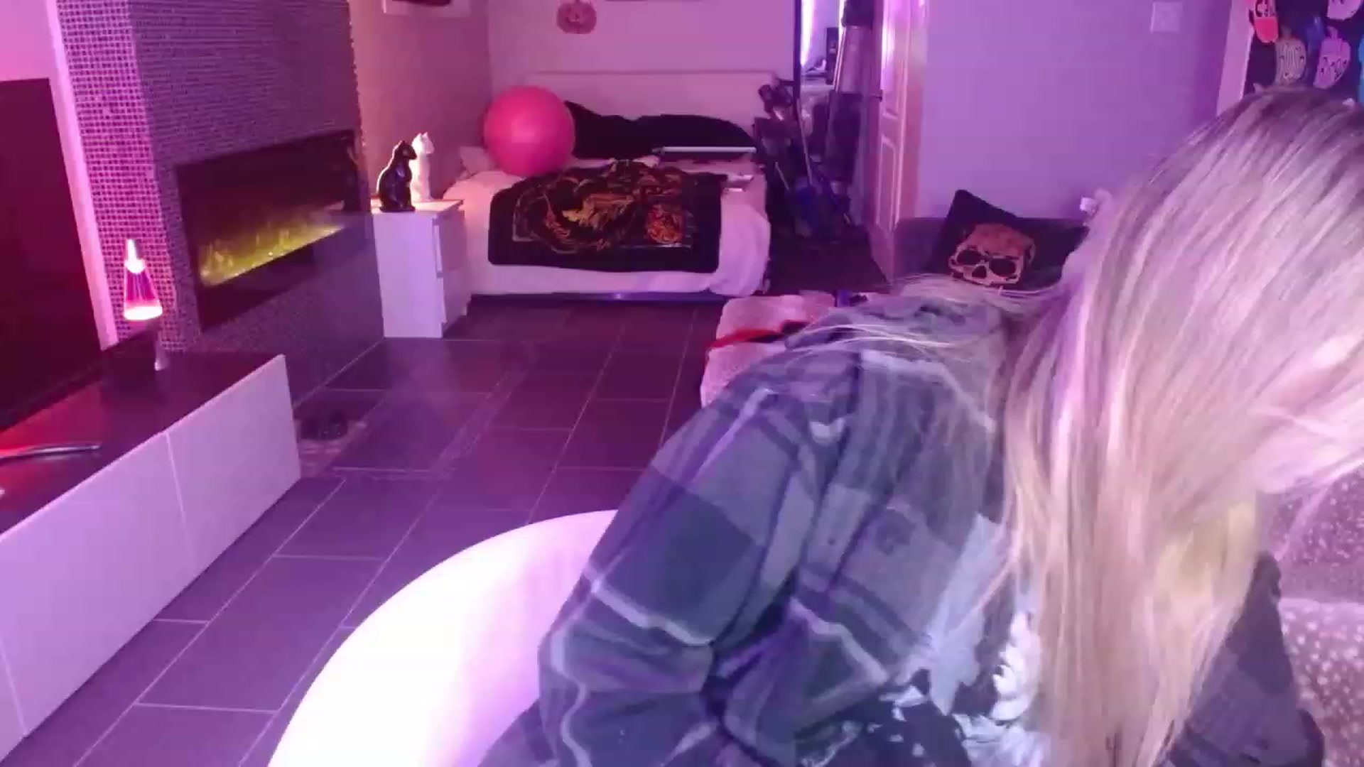 Gallery image thumbnail from Serafina's myfreecams stream on, 11/15/2023, 02:53 image 2 of 20