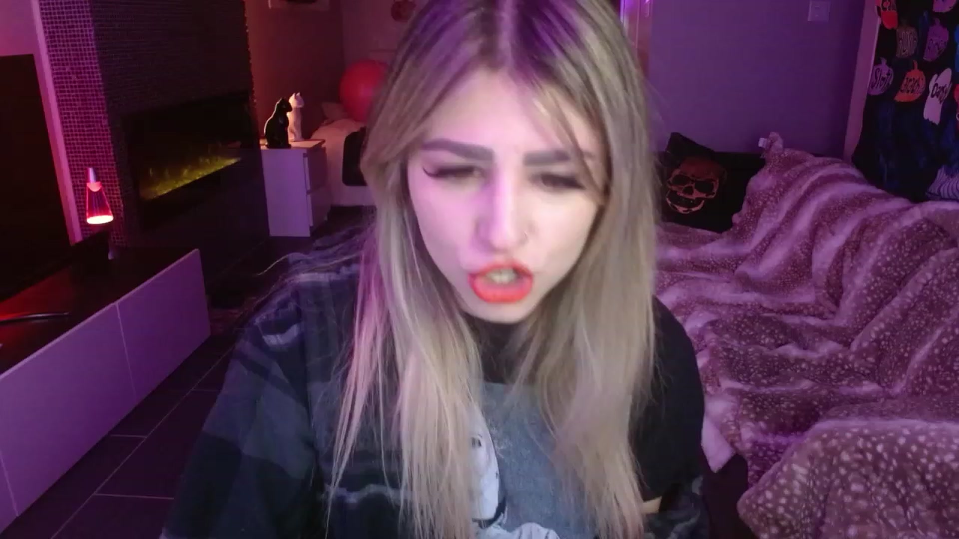 Gallery image thumbnail from Serafina's myfreecams stream on, 11/15/2023, 02:53 image 9 of 20