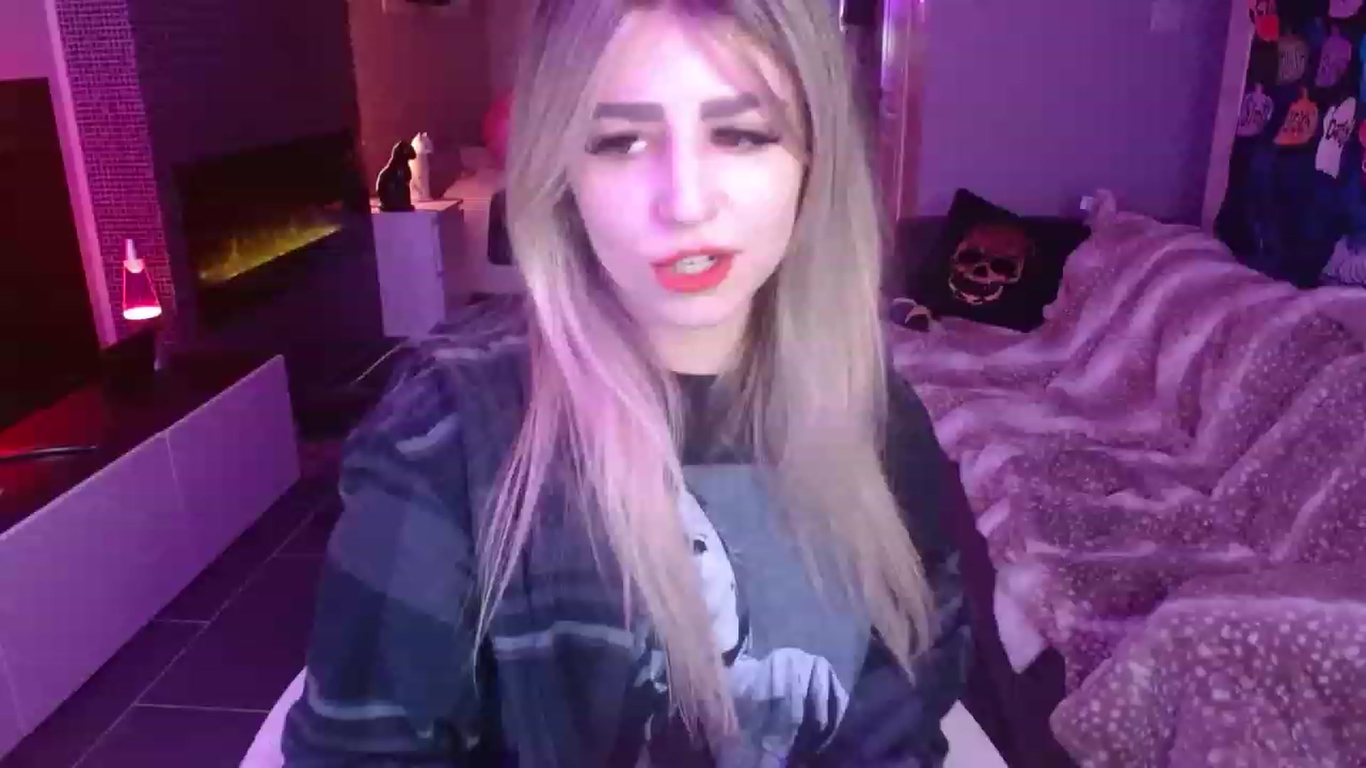 Gallery image thumbnail from Serafina's myfreecams stream on, 11/15/2023, 02:53 image 8 of 20