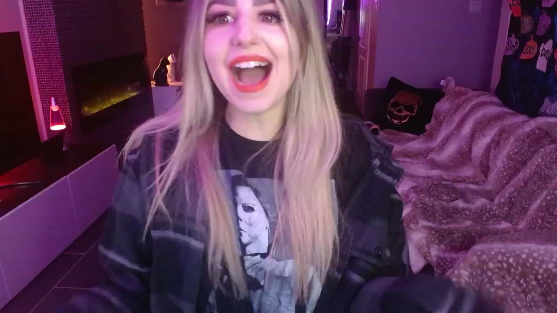 Gallery image thumbnail from Serafina's myfreecams stream on, 11/15/2023, 02:53 image 11 of 20