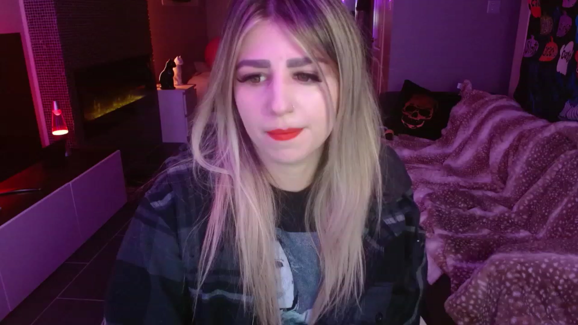 Gallery image thumbnail from Serafina's myfreecams stream on, 11/15/2023, 02:53 image 10 of 20