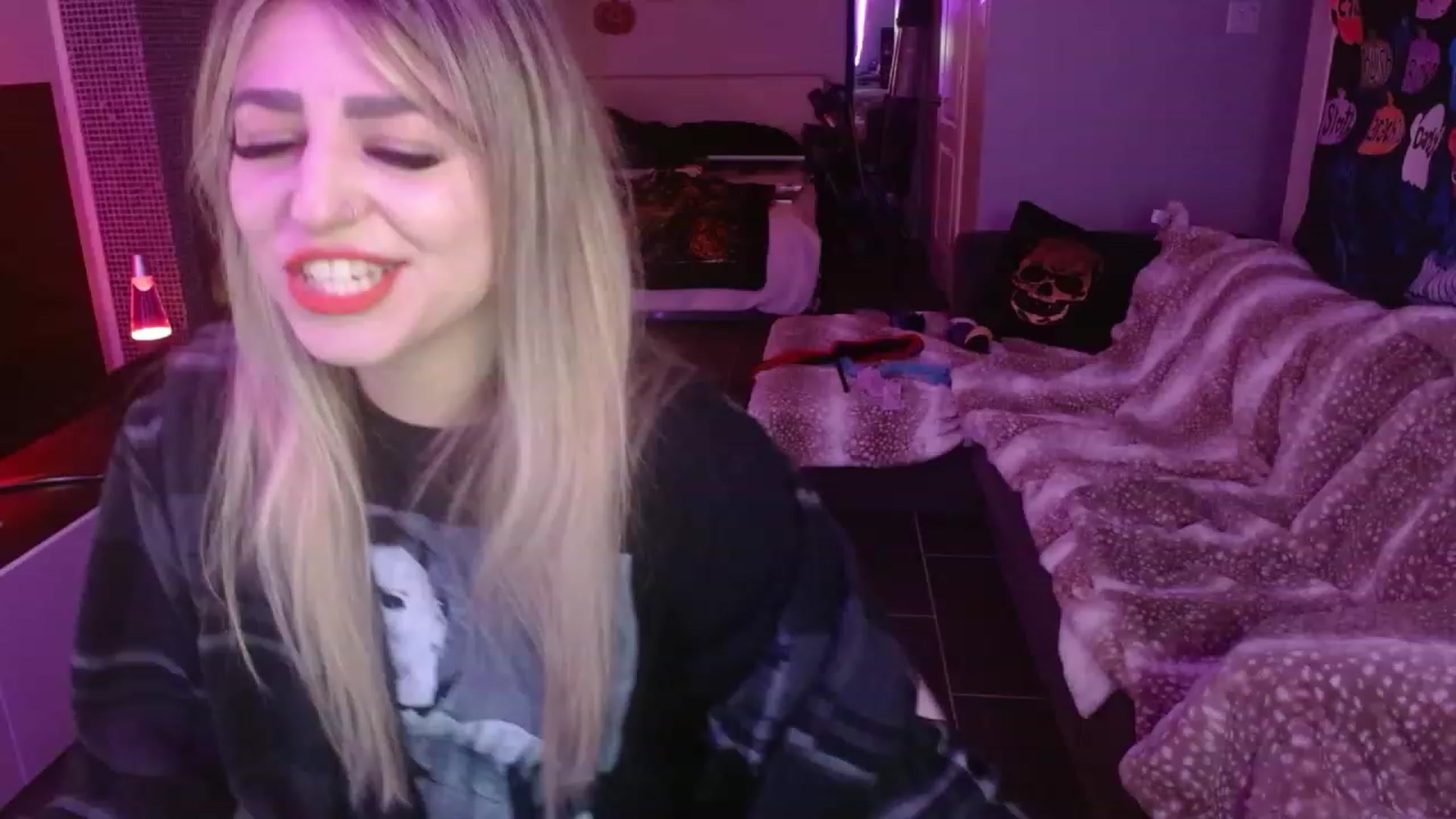 Gallery image thumbnail from Serafina's myfreecams stream on, 11/15/2023, 02:53 image 7 of 20