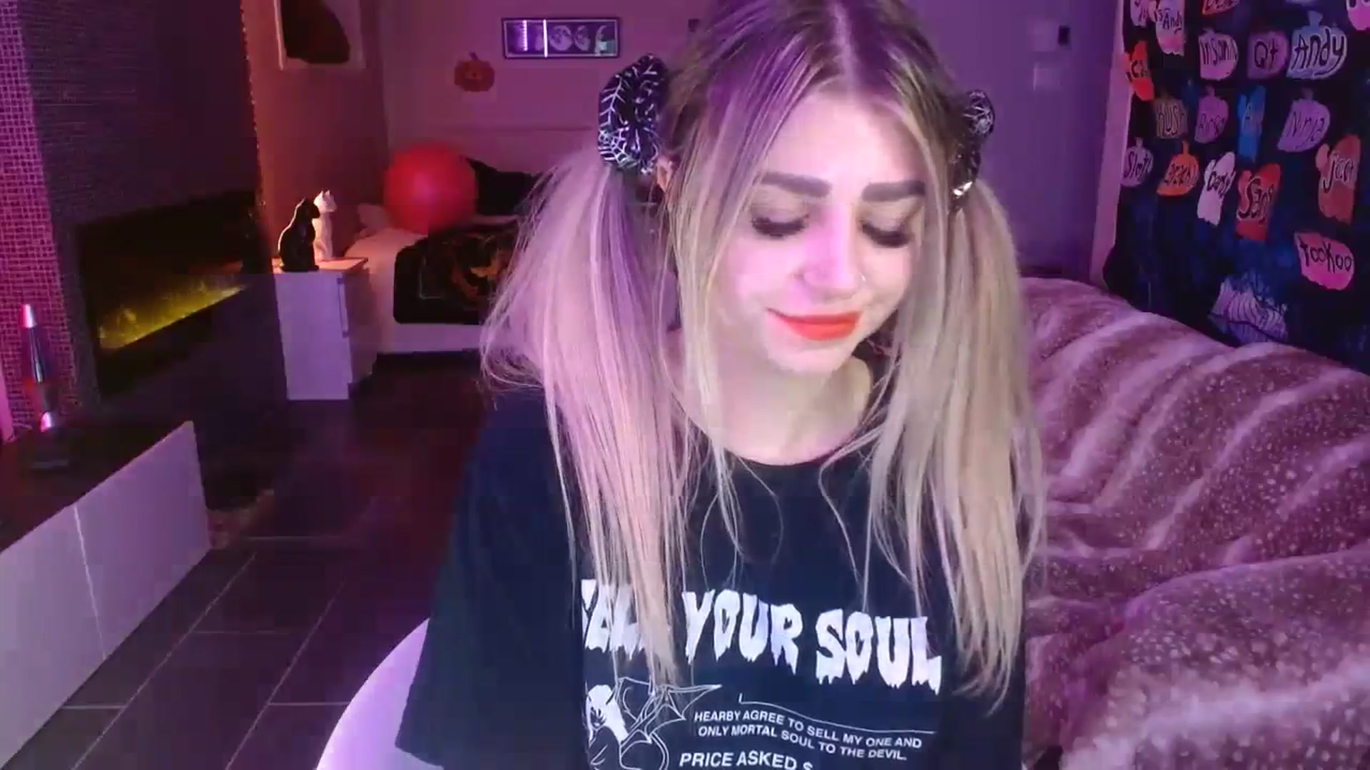 Gallery image thumbnail from Serafina's myfreecams stream on, 11/16/2023, 04:11 image 18 of 20