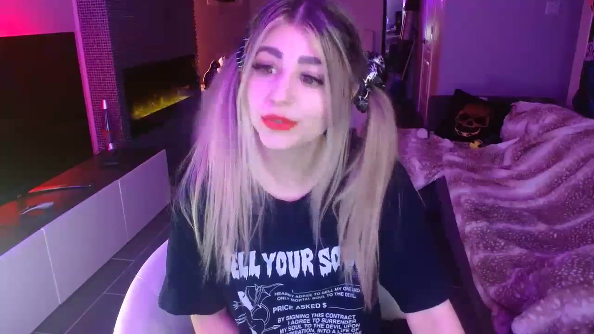 Gallery image thumbnail from Serafina's myfreecams stream on, 11/16/2023, 04:11 image 4 of 20